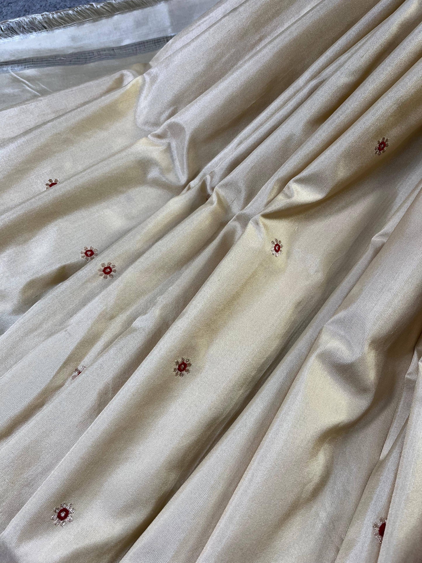 CREAM SILK PURE HANDLOOM BANARASI SAREE