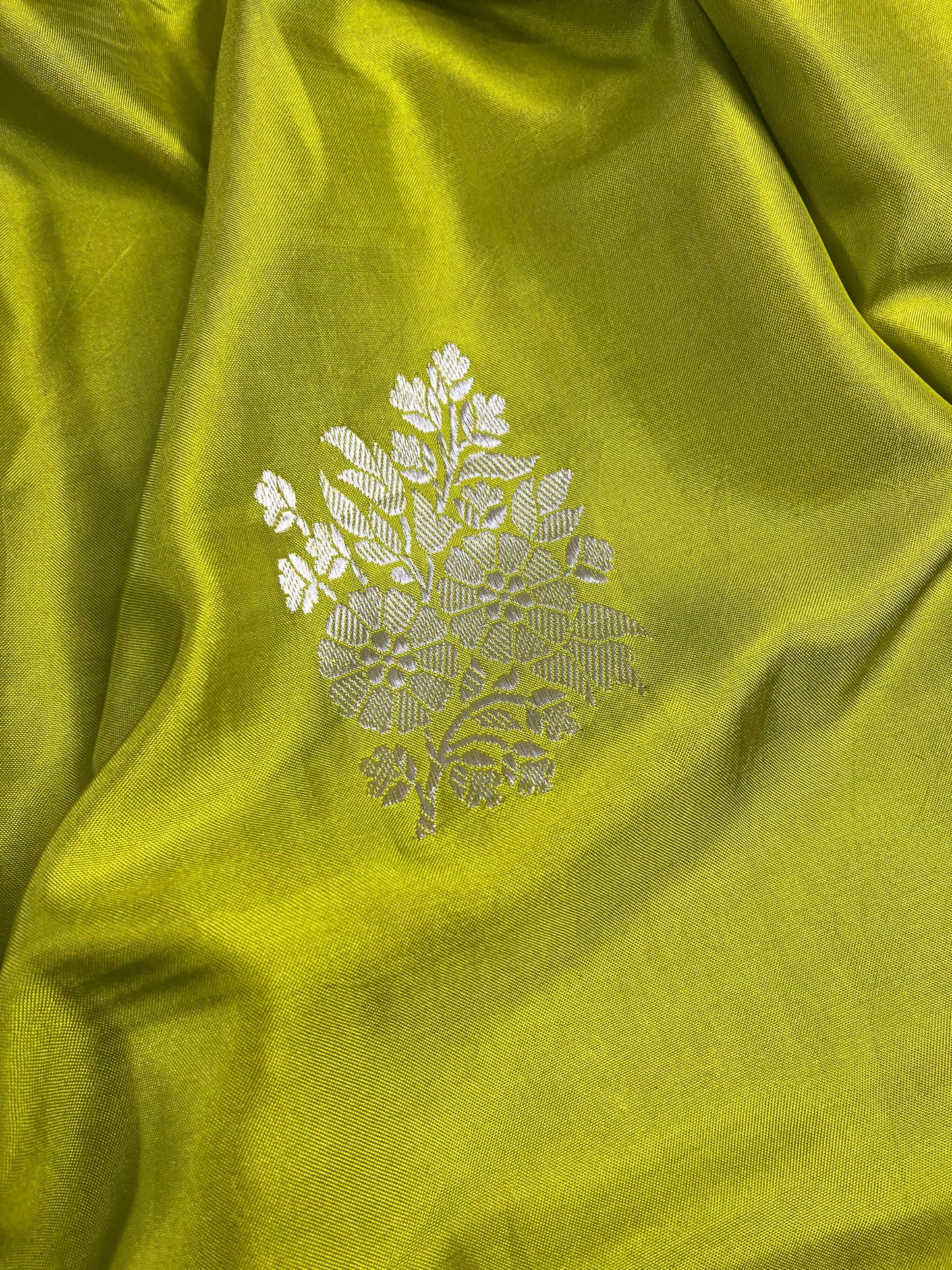 LIME GREEN DOUBLE SILK PURE HANDLOOM BANARASI SAREE