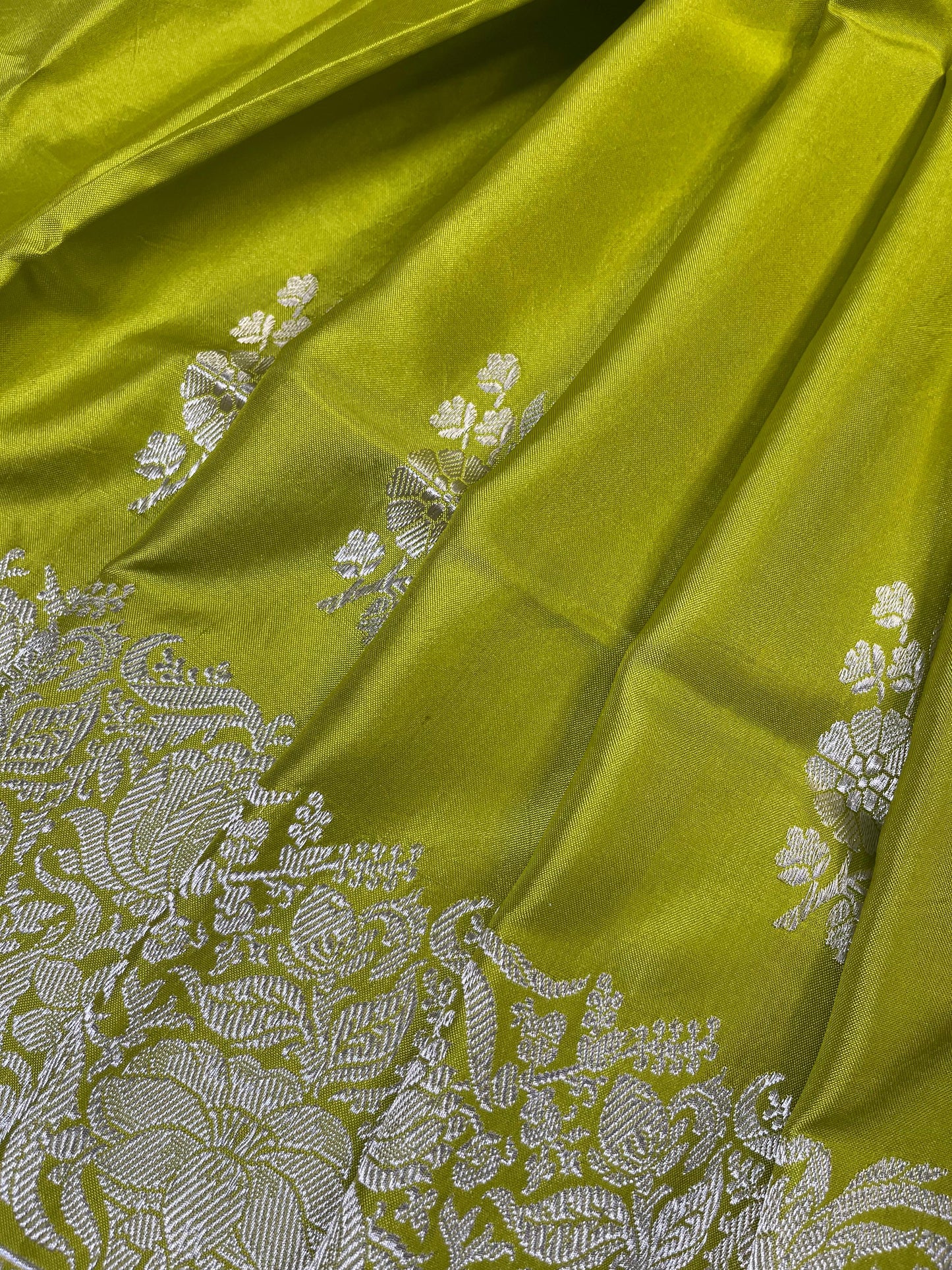LIME GREEN DOUBLE SILK PURE HANDLOOM BANARASI SAREE