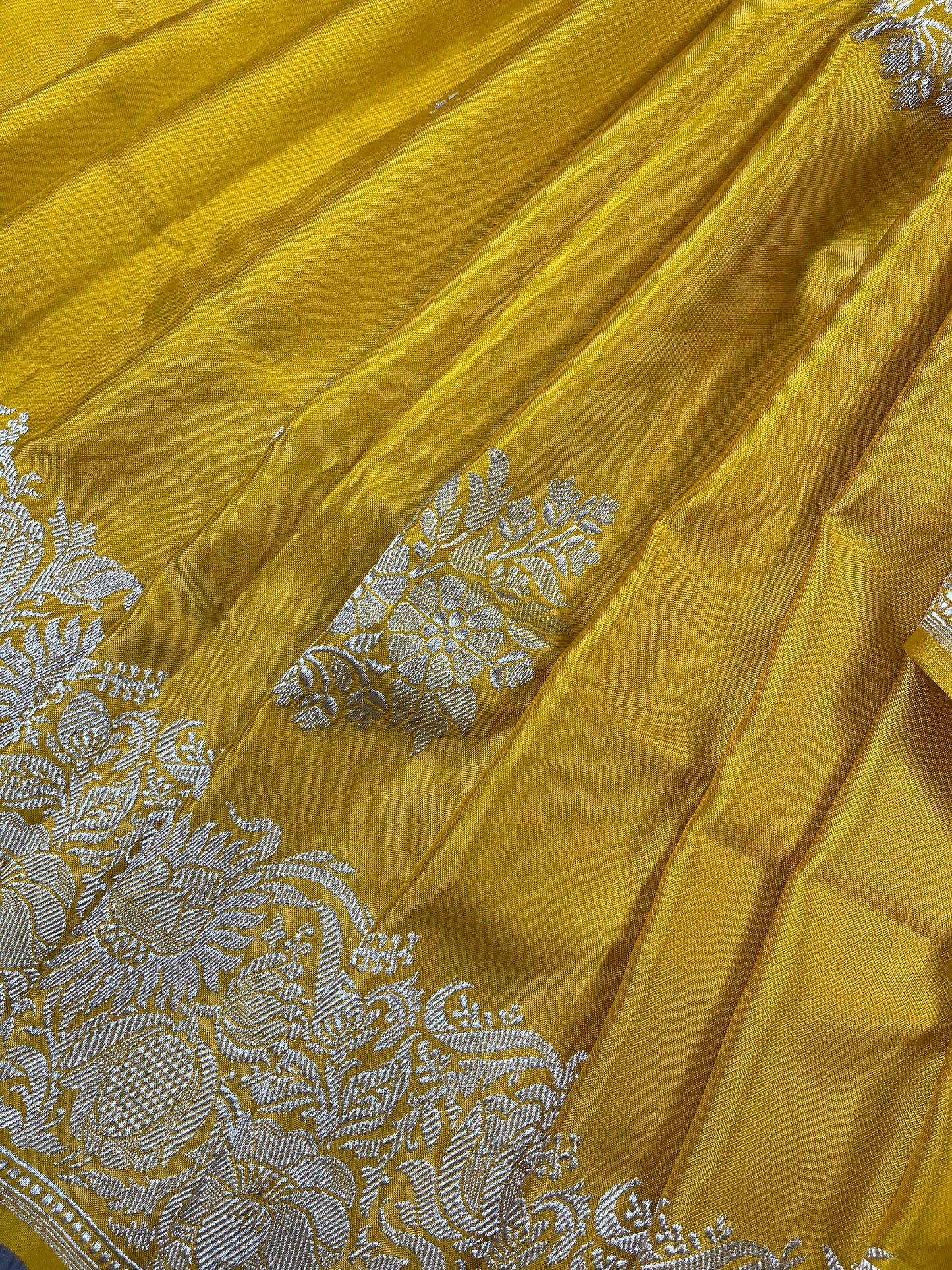 YELLOW DOUBLE SILK PURE HANDLOOM BANARASI SAREE