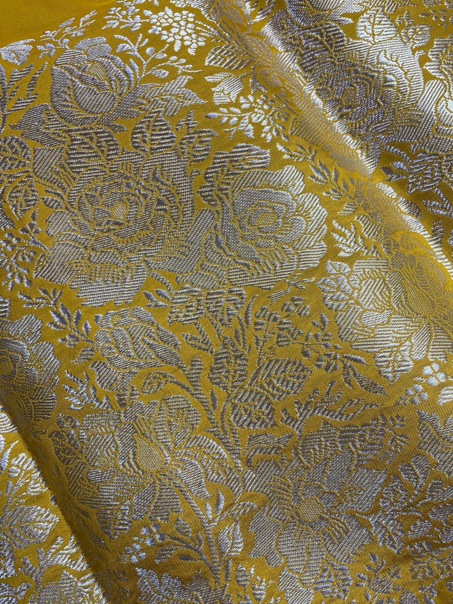 YELLOW DOUBLE SILK PURE HANDLOOM BANARASI SAREE