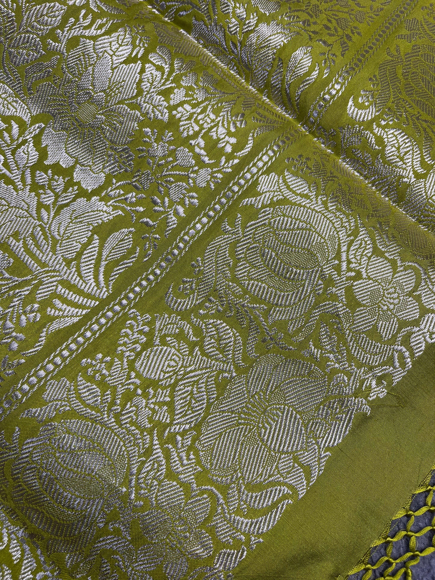LIME GREEN DOUBLE SILK PURE HANDLOOM BANARASI SAREE