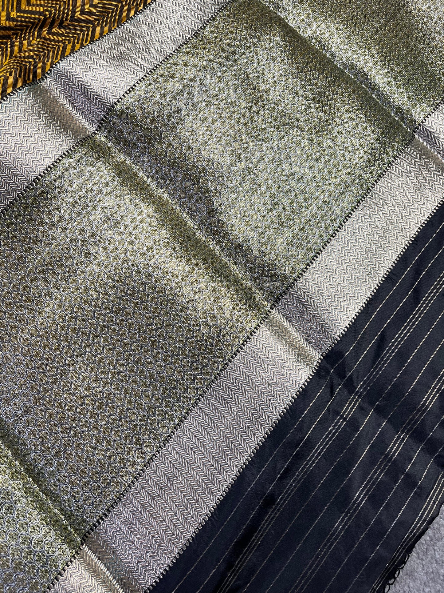 BLACK AND YELLOW SILK PURE HANDLOOM DO RUKHI BANARASI SAREE
