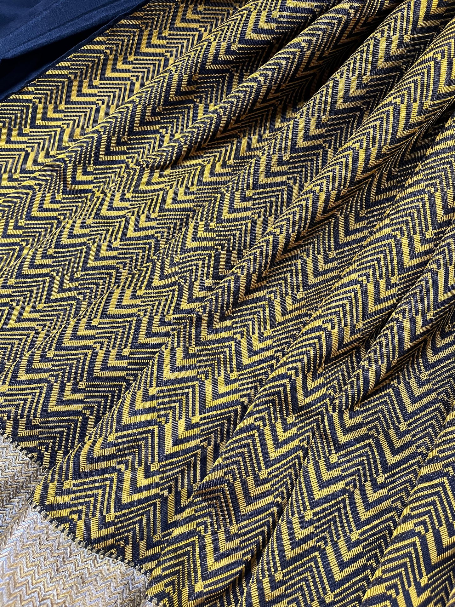 BLACK AND YELLOW SILK PURE HANDLOOM DO RUKHI BANARASI SAREE