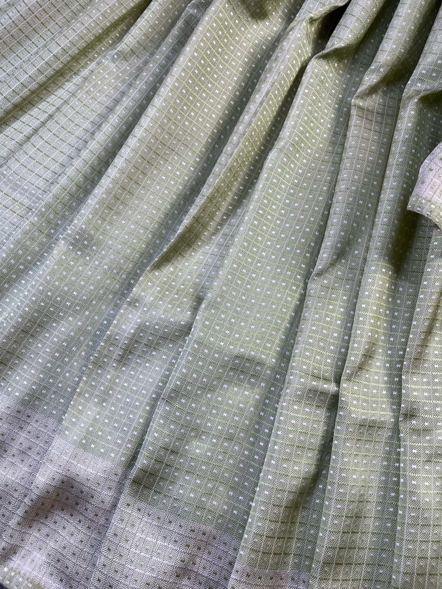 CREAM PISTA GREEN SILK PURE HANDLOOM DO RUKHI BANARASI SAREE