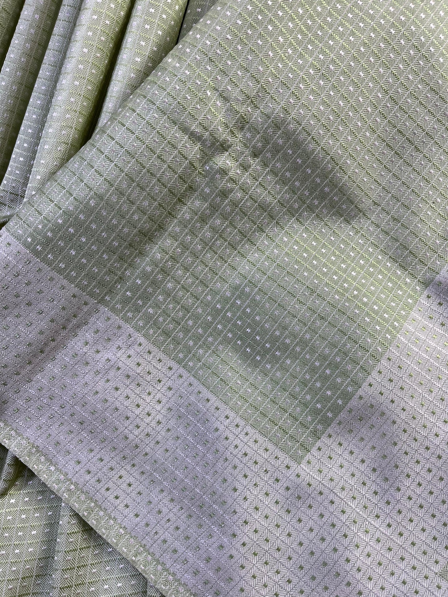 CREAM PISTA GREEN SILK PURE HANDLOOM DO RUKHI BANARASI SAREE