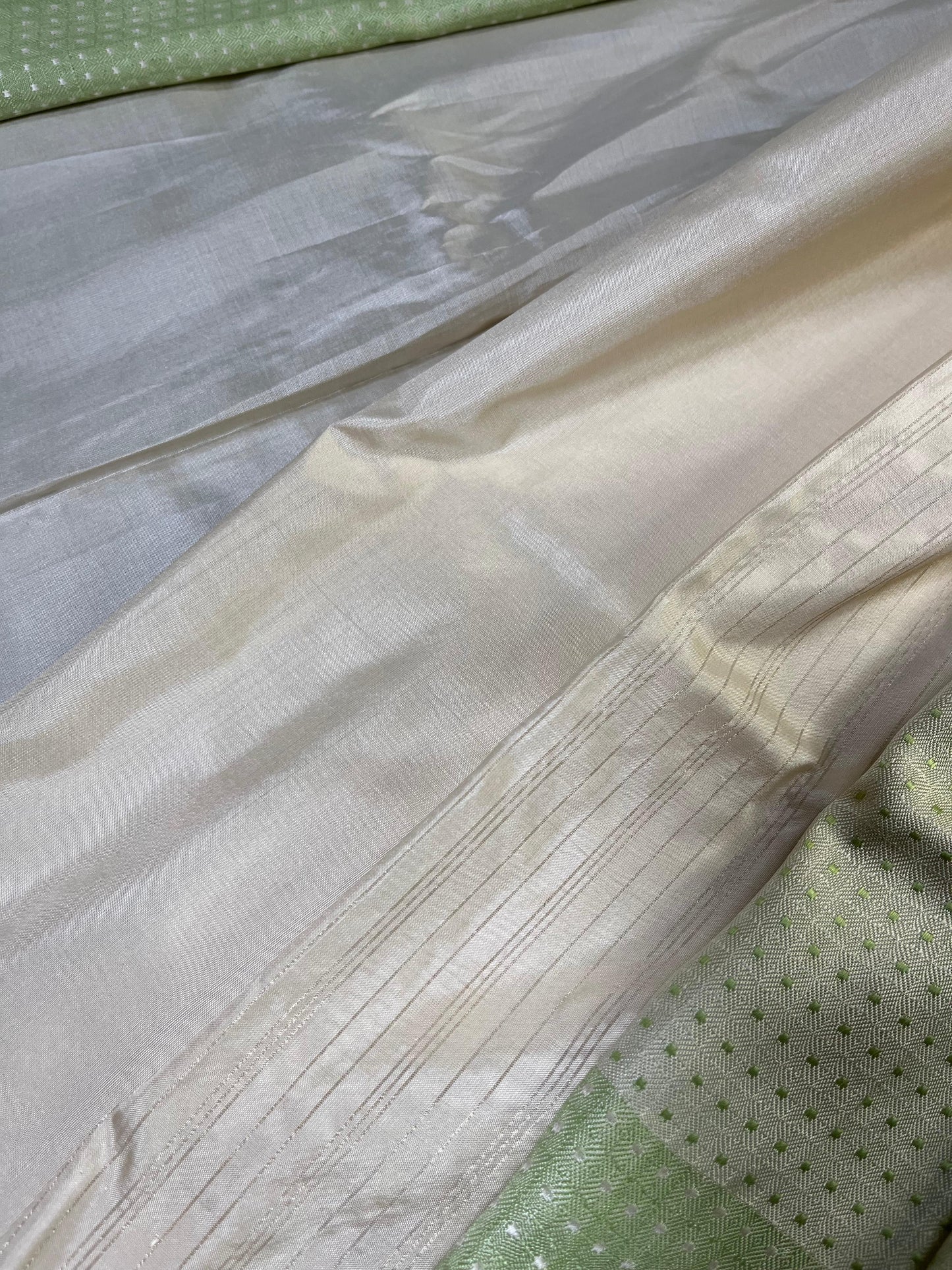 CREAM PISTA GREEN SILK PURE HANDLOOM DO RUKHI BANARASI SAREE