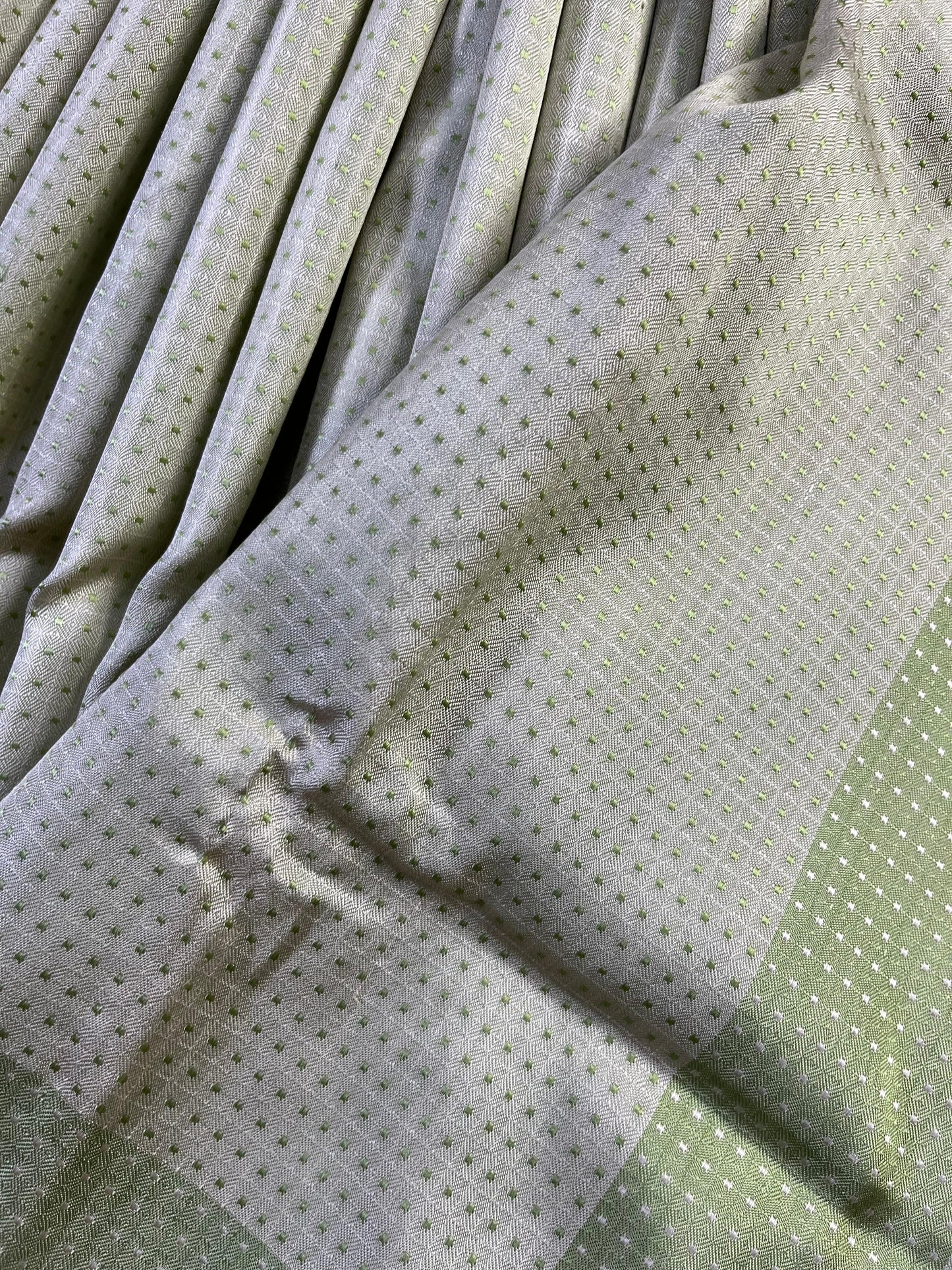 CREAM PISTA GREEN SILK PURE HANDLOOM DO RUKHI BANARASI SAREE