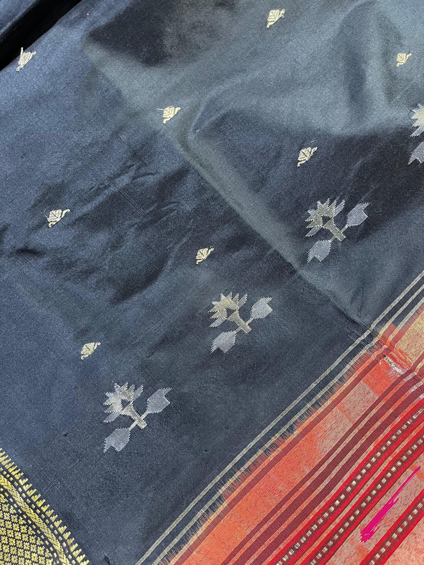 BLACK SILK PURE HANDLOOM PAITHANI SAREE