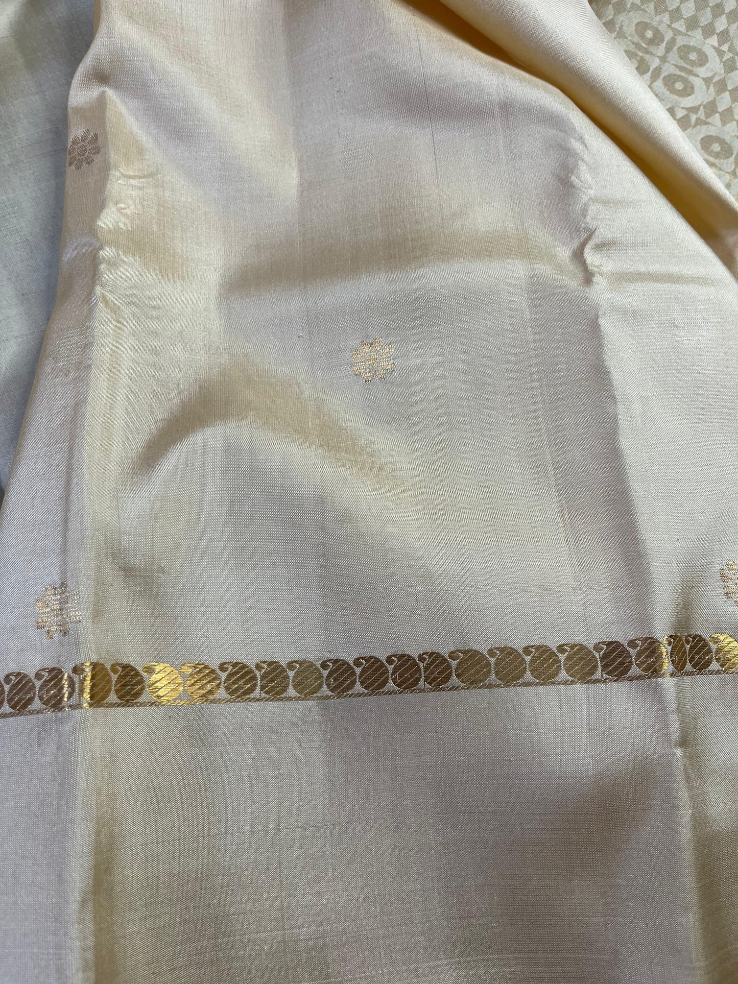 IVORY SILK PURE HANDLOOM KANJIVARAM SAREE