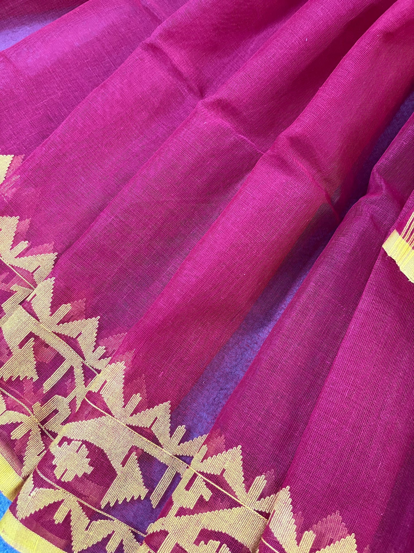 RED PUIRE HANDLOOM DHAKAI JAMDANI SAREE