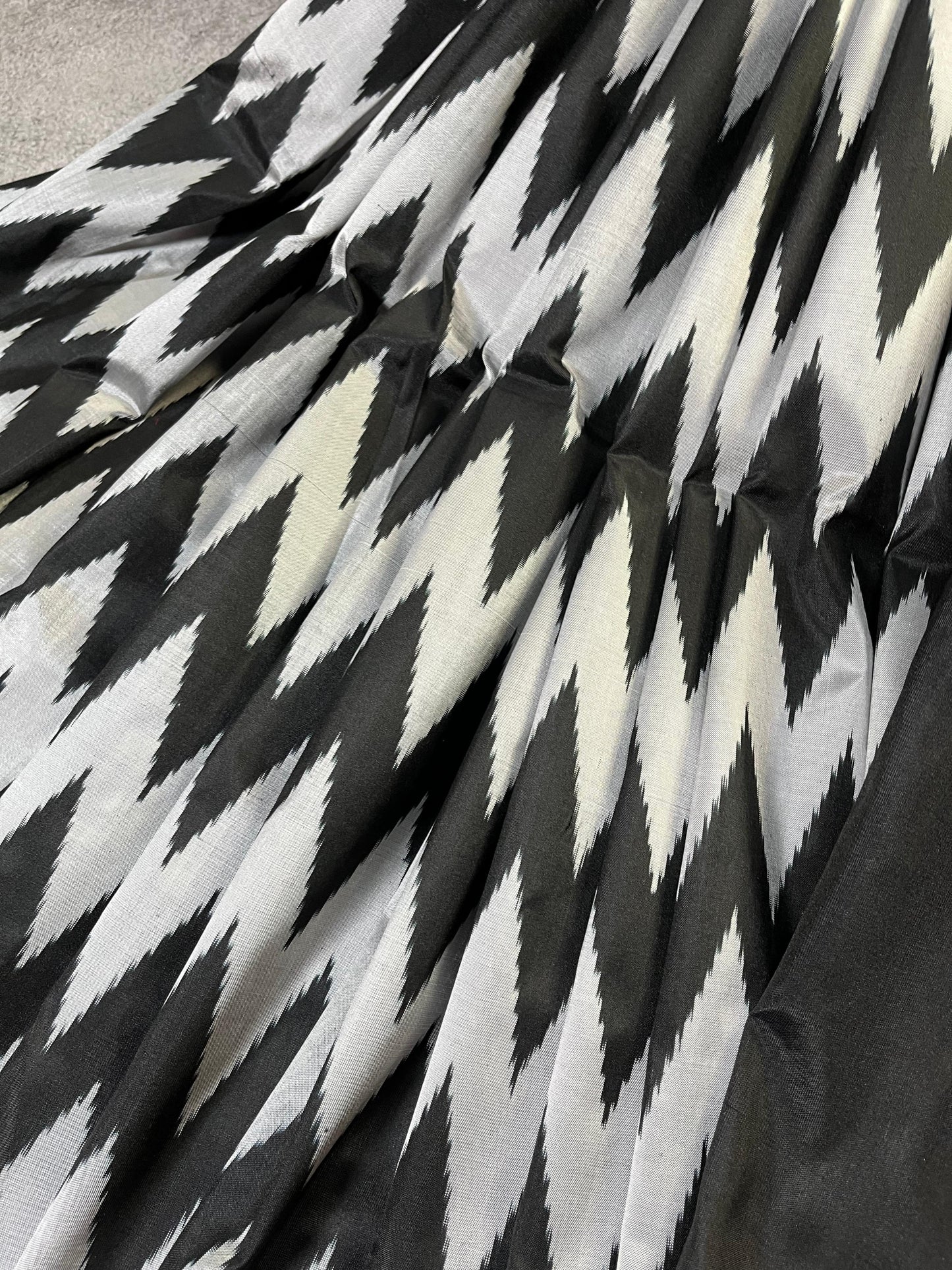 BLACK GREY SILK MPURE HANDLOOM IKKAT SAREE