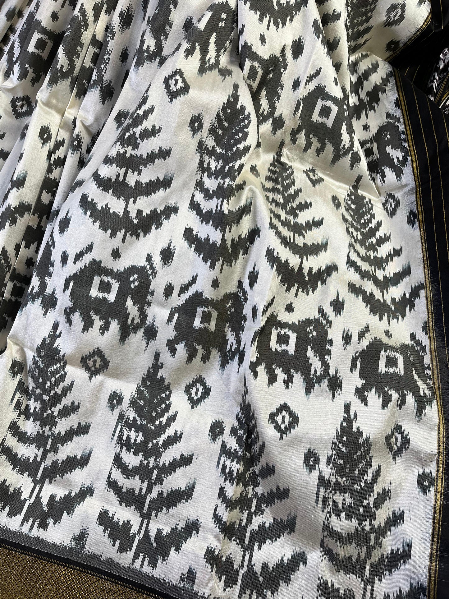 WHITE SILK PURE HANDLOOM IKKAT SAREE