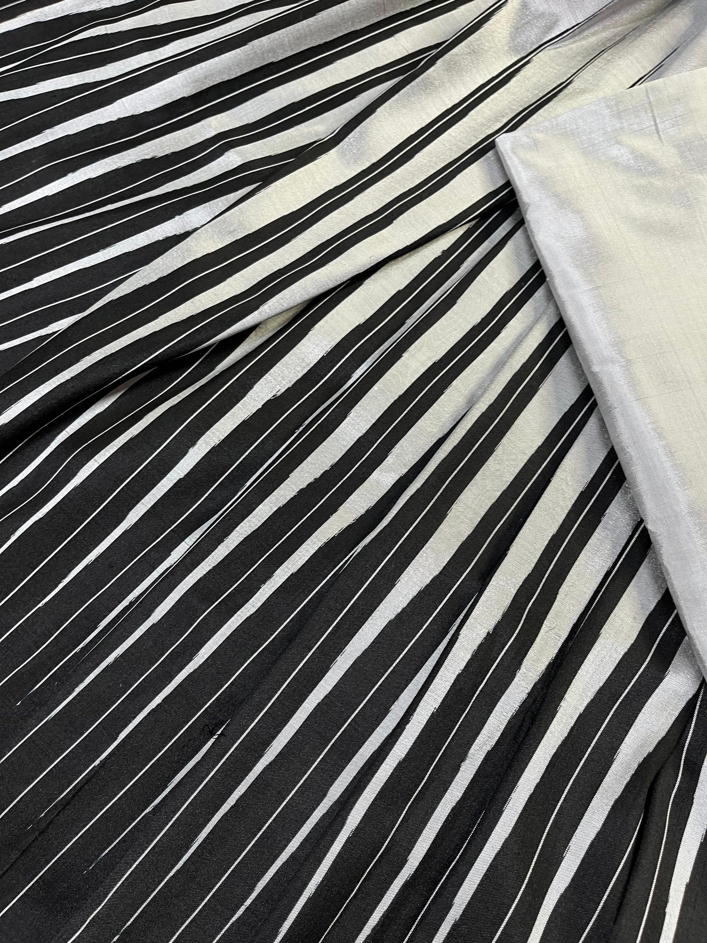GREY BLACK SILK PURE HANDLOOM IKKAT SAREE