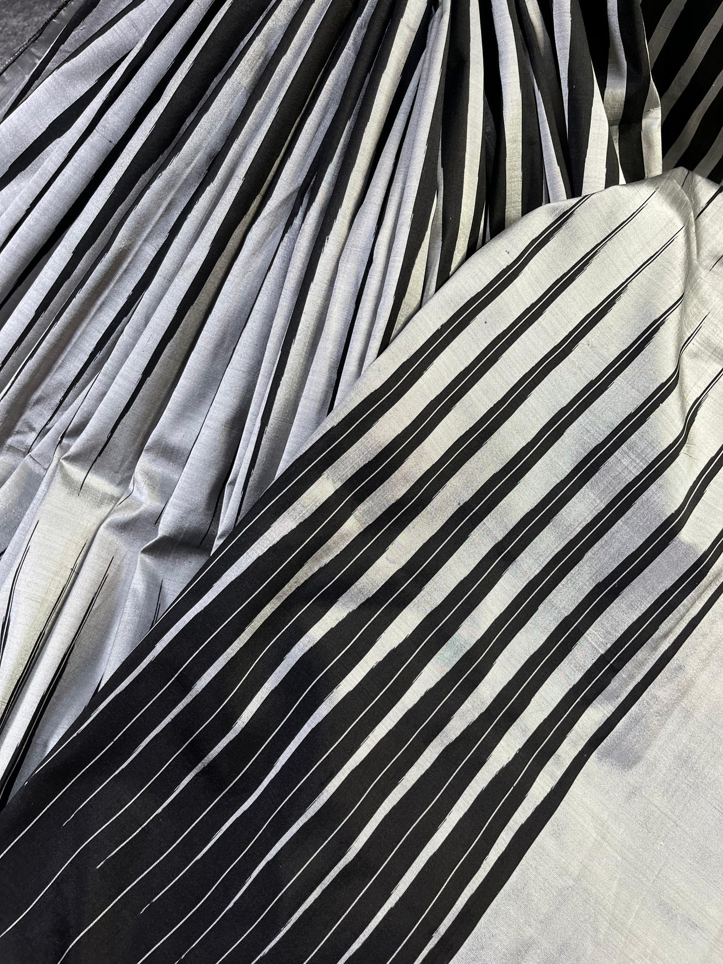 GREY BLACK SILK PURE HANDLOOM IKKAT SAREE