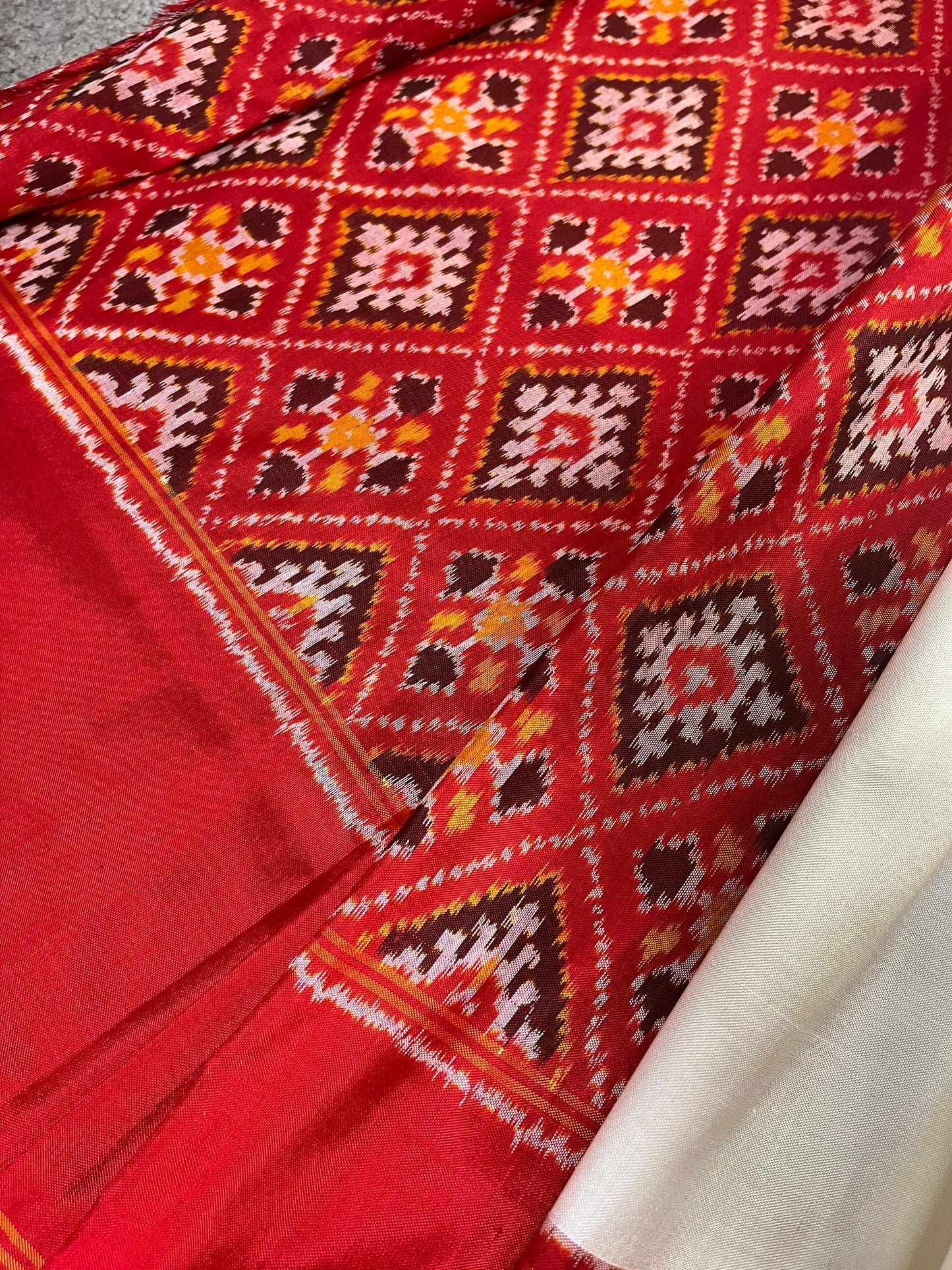 WHITE SILK PURE HANDLOOM IKKAT SAREE