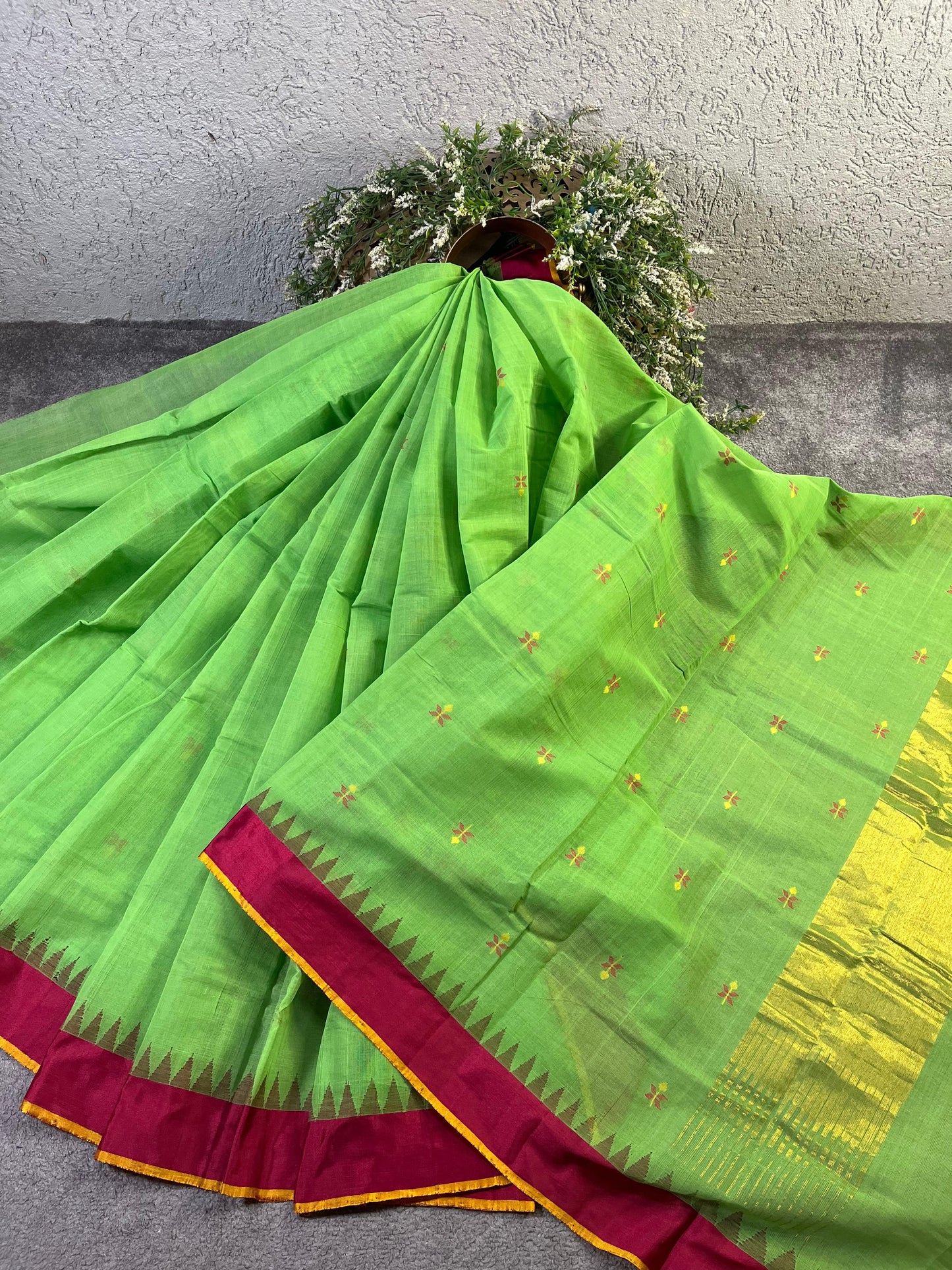 GREEN PURE HANDLOOM PONDRU KHADI SAREE