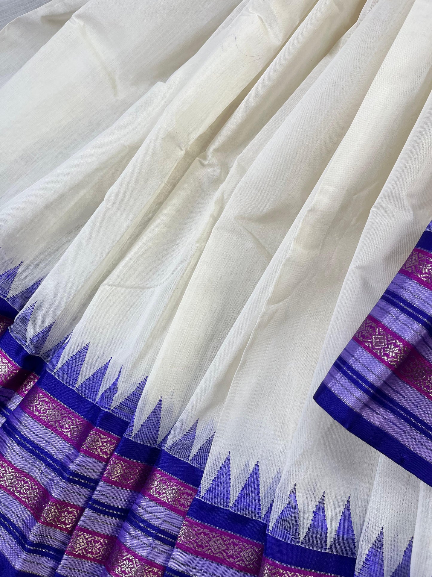 WHITE PURE HANDLOOM PONDRU KHADI SAREE