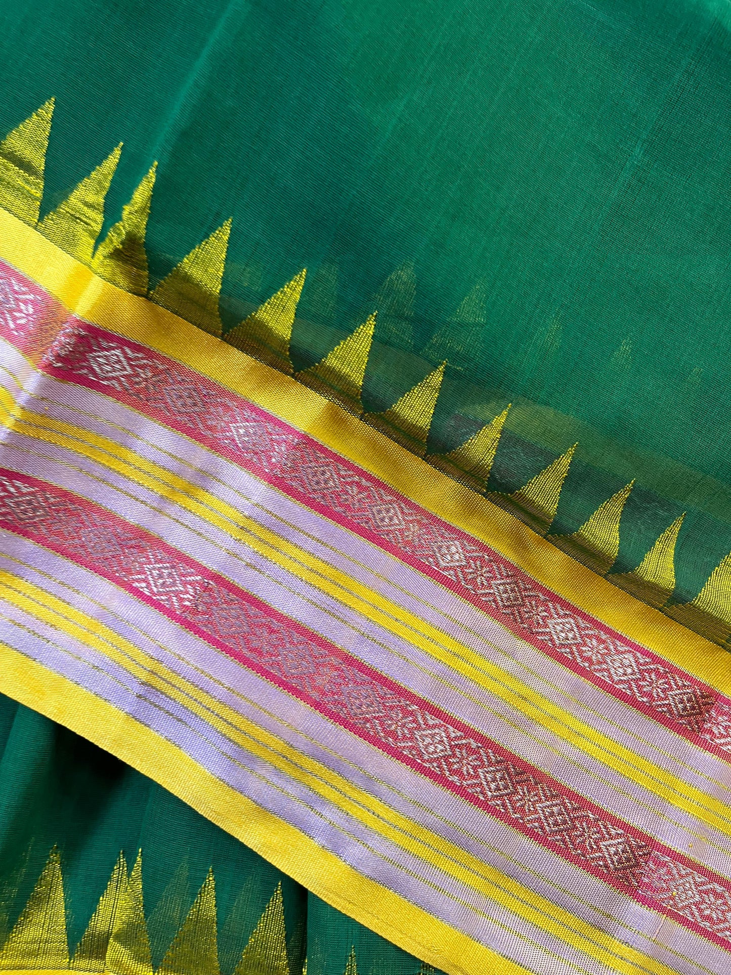 BOTTLE GREEN PURE HANDLOOM PONDRU KHADI SAREE