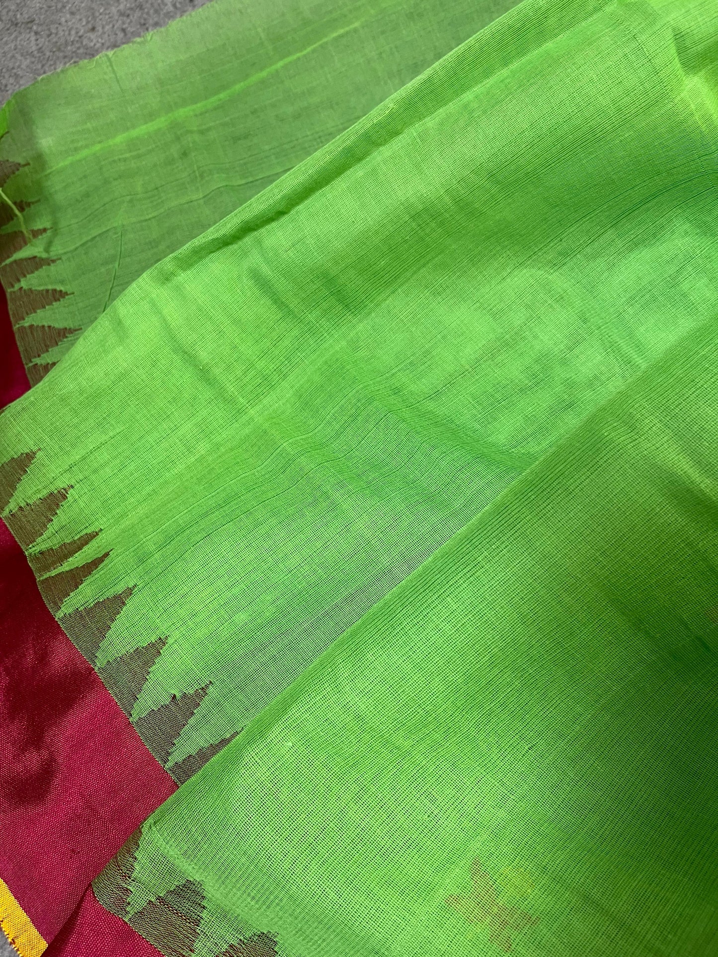 GREEN PURE HANDLOOM PONDRU KHADI SAREE