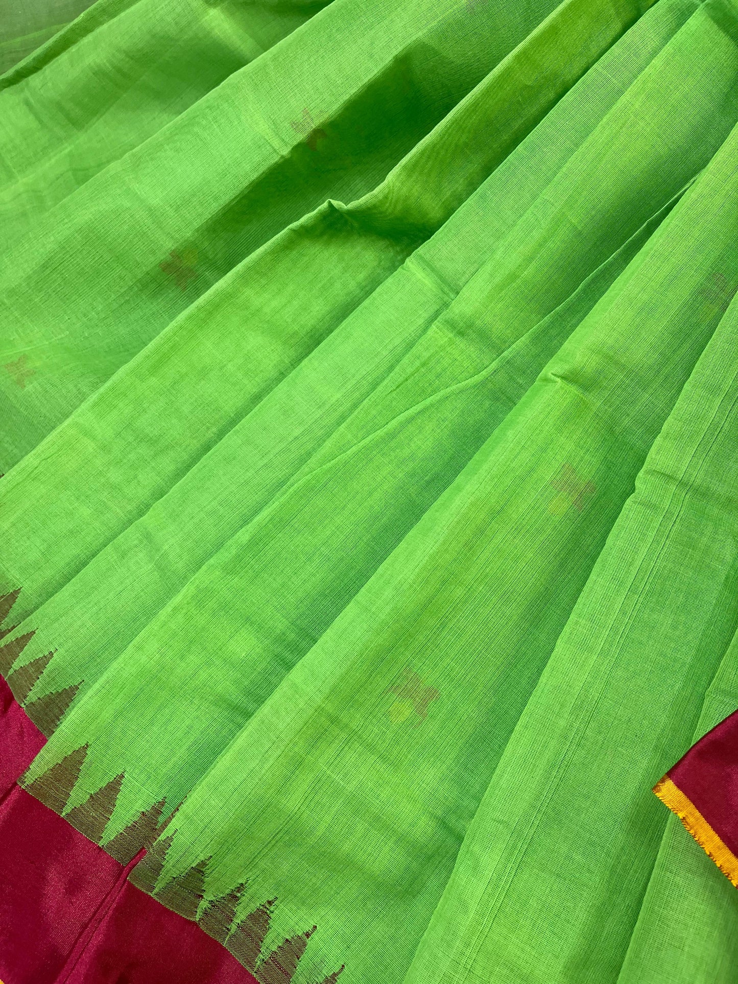GREEN PURE HANDLOOM PONDRU KHADI SAREE