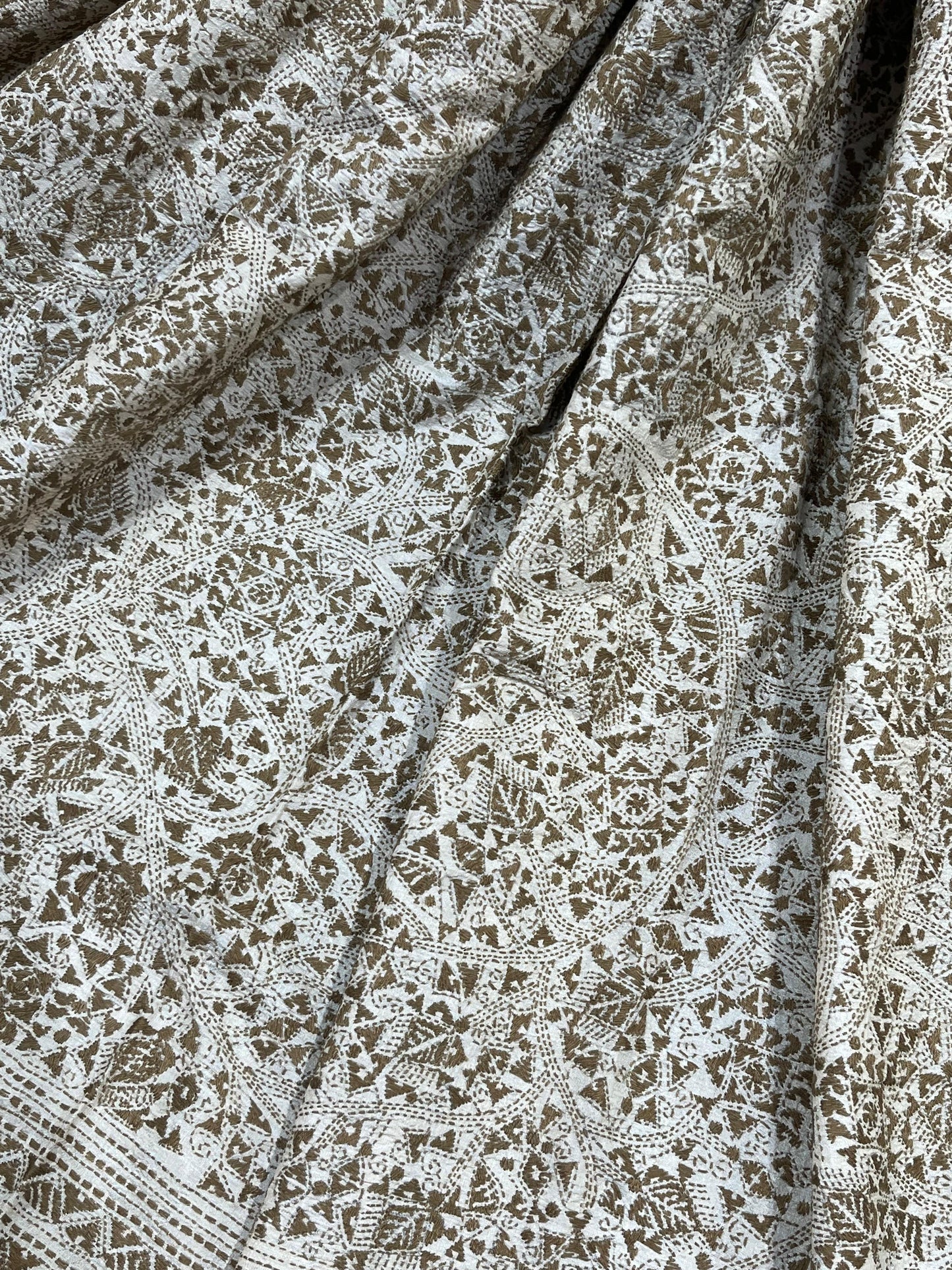 LIGHT BEIGE PURE HANDLOOM KANTHA DUPATTA
