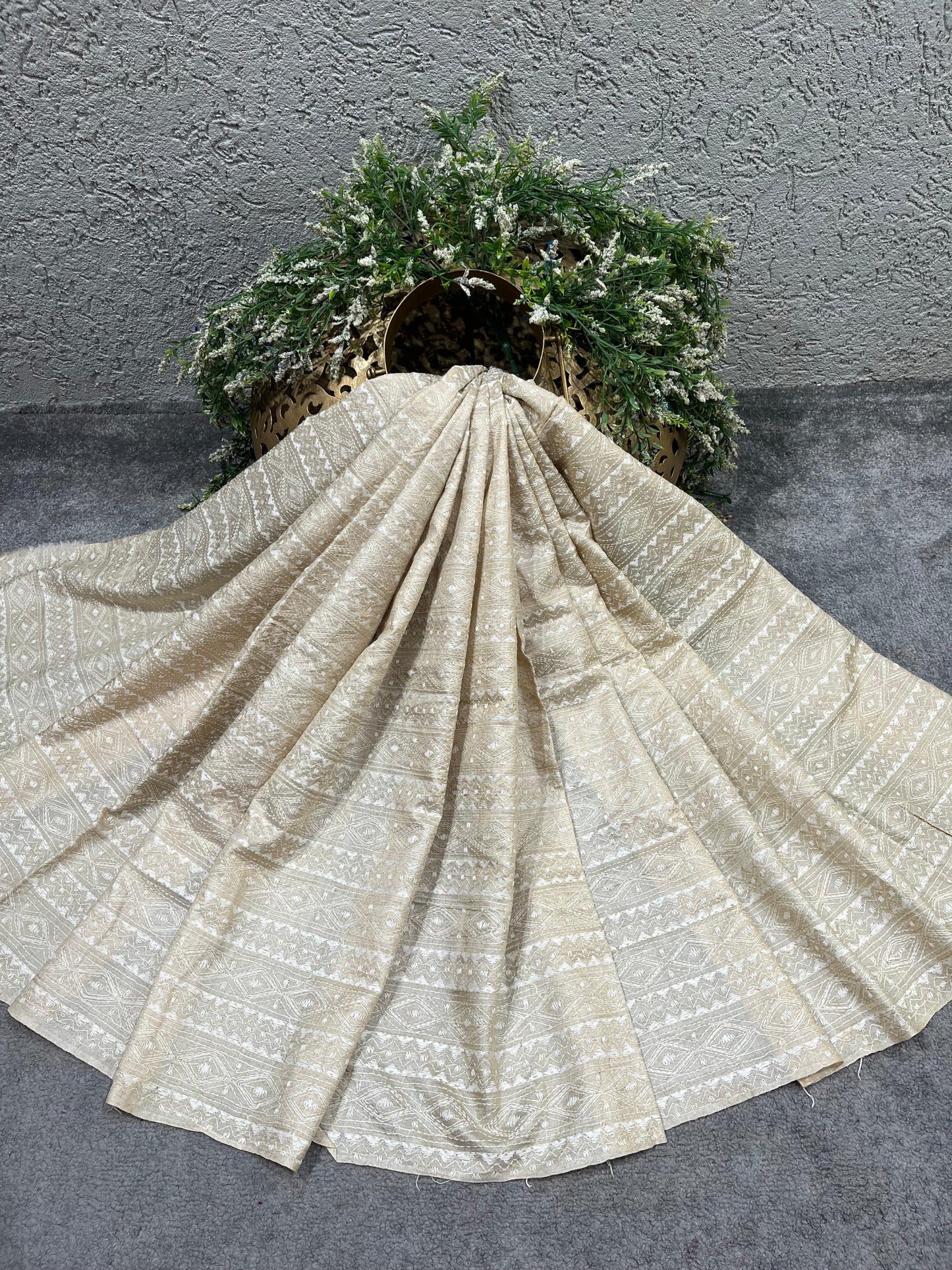 LIGHT BEIGE PURE HANDLOOM KANTHA DUPATTA