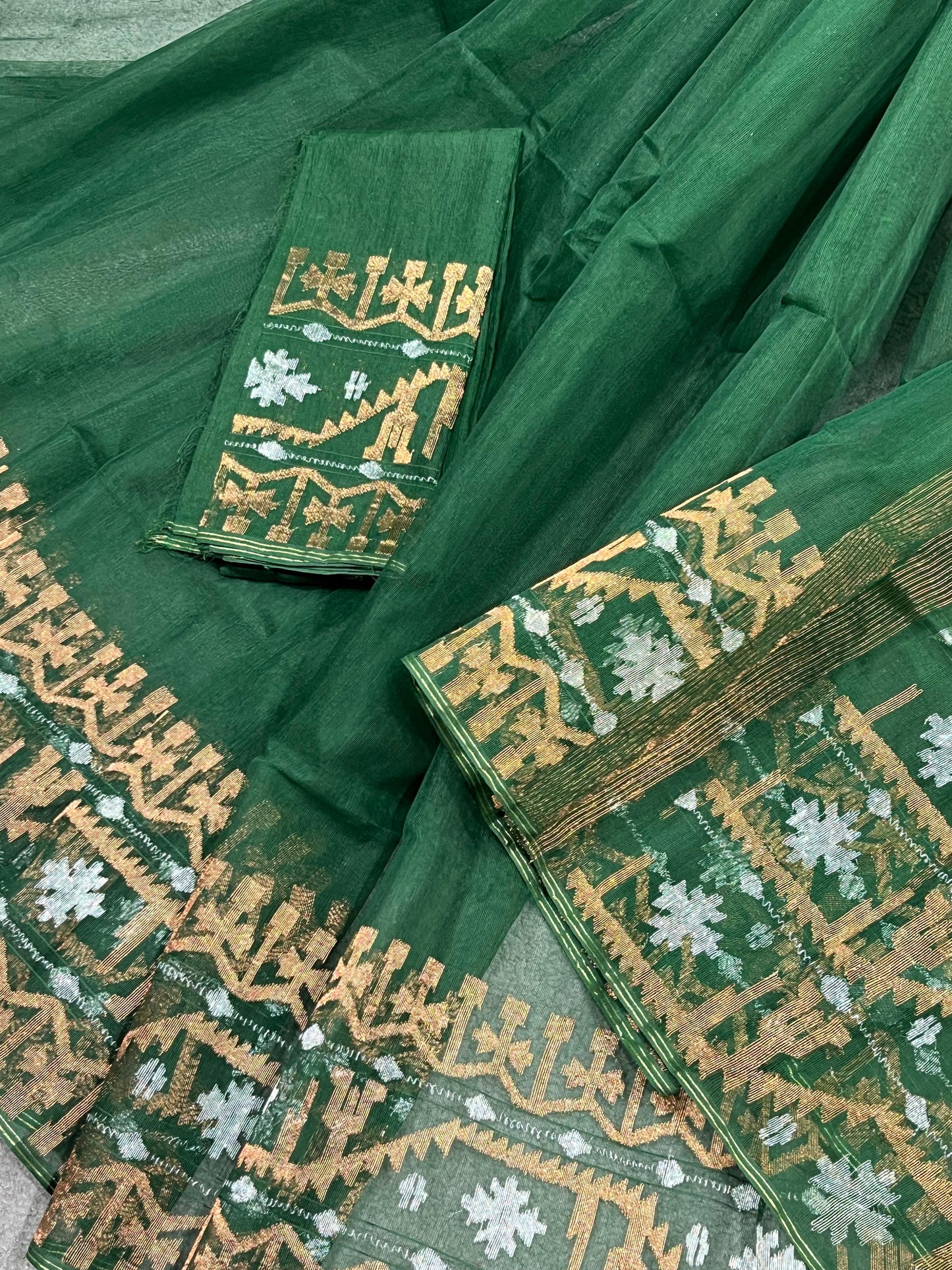GREEN EXCLUSIVE PURE HANDLOOM DHAKAI JAMDANI SAREE