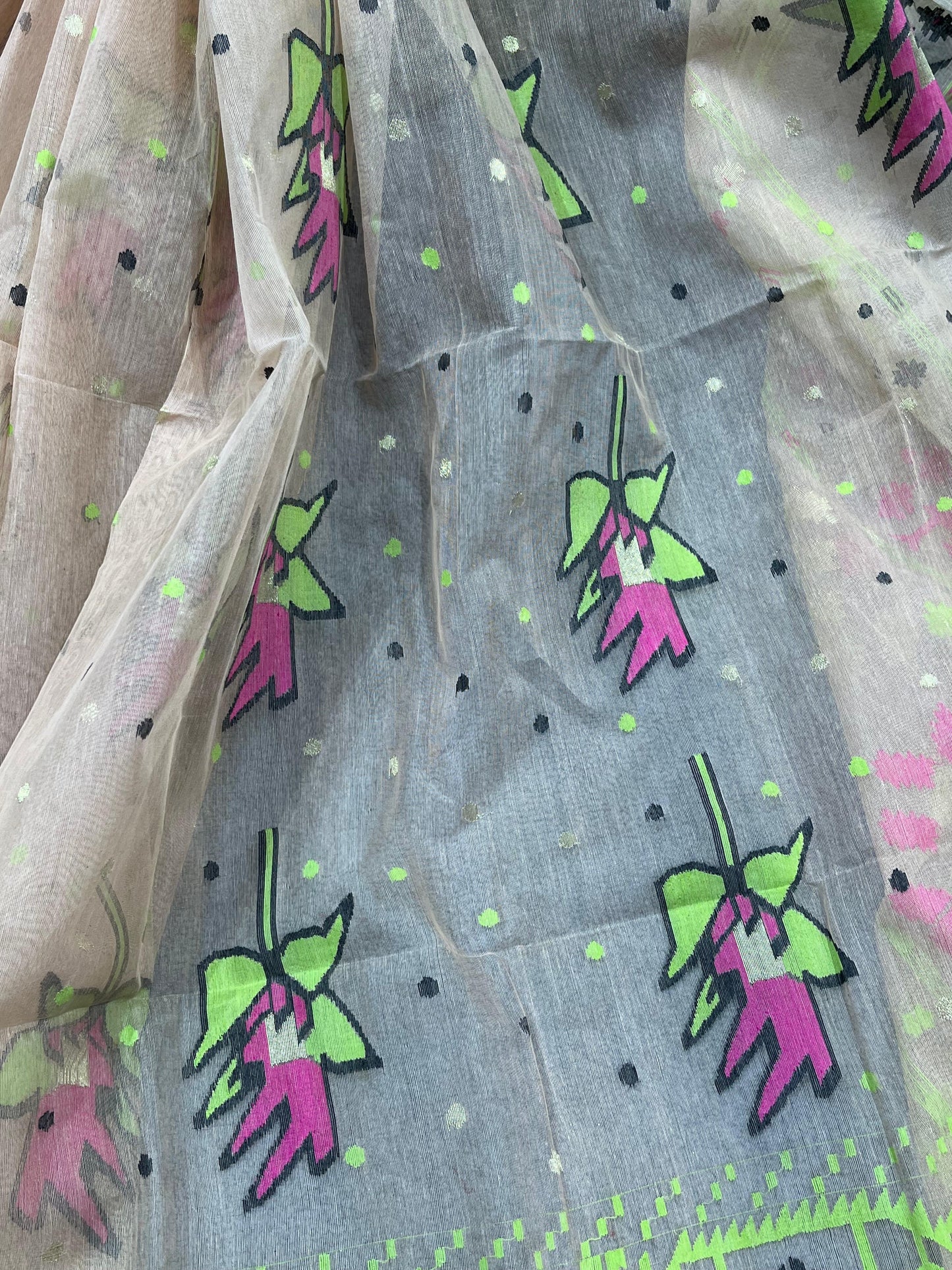 LIGHT PEACH PURE HANDLOOM DHAKAI JAMDANI SAREE