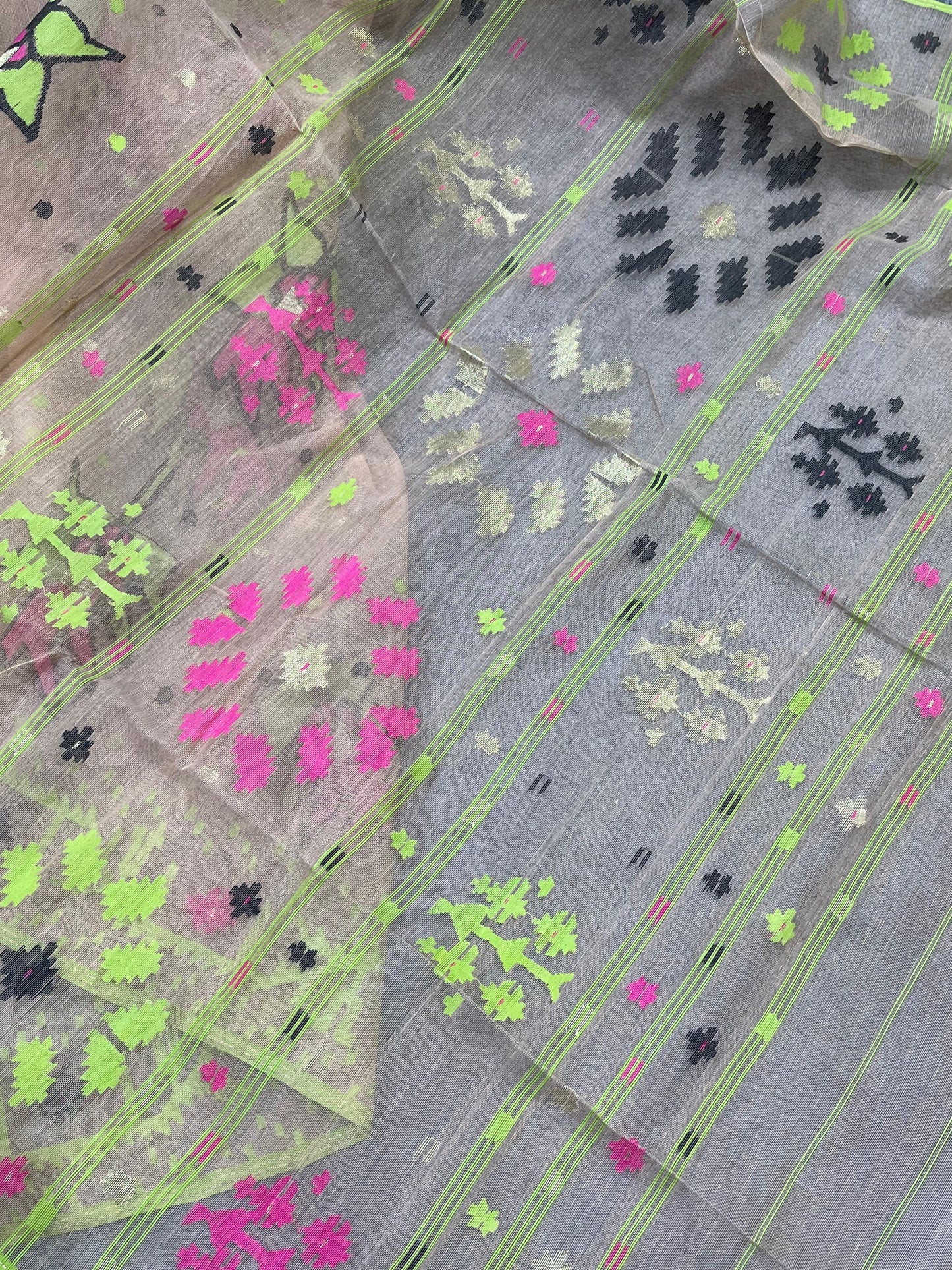 LIGHT PEACH PURE HANDLOOM DHAKAI JAMDANI SAREE