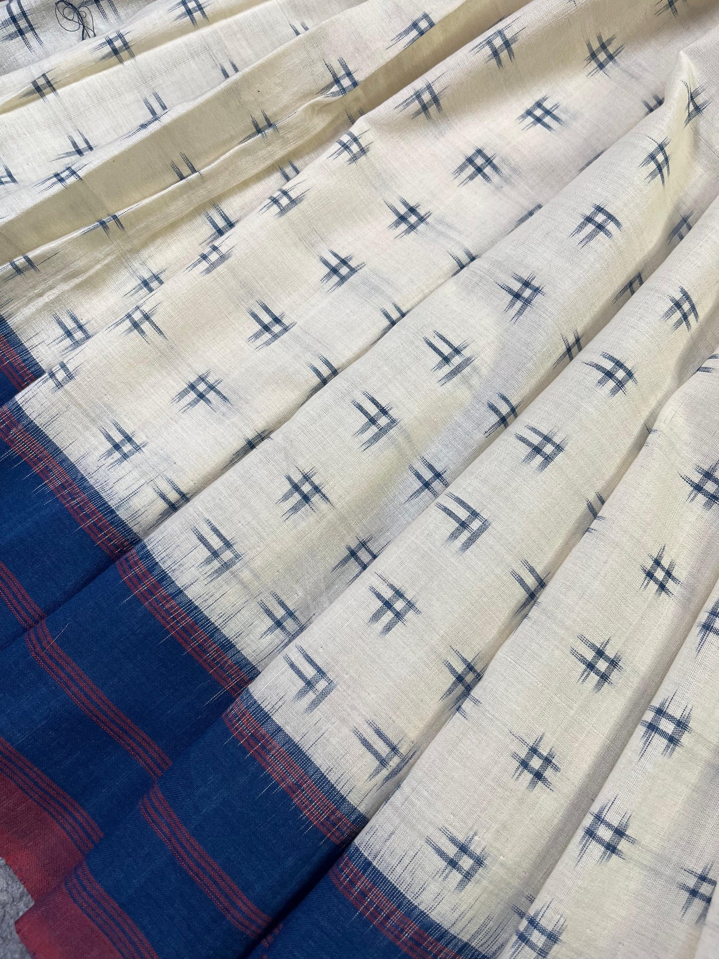 WHITE PURE HANDLOOM COTTON IKKAT SAREE