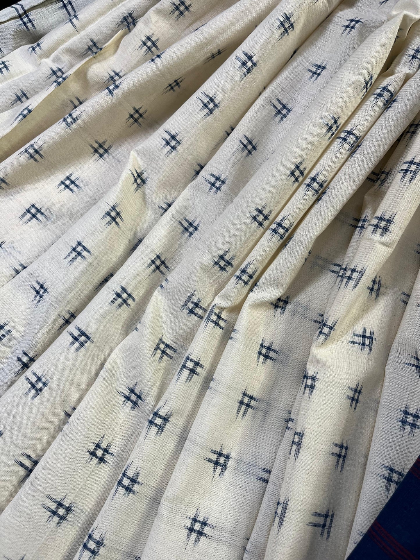 WHITE PURE HANDLOOM COTTON IKKAT SAREE