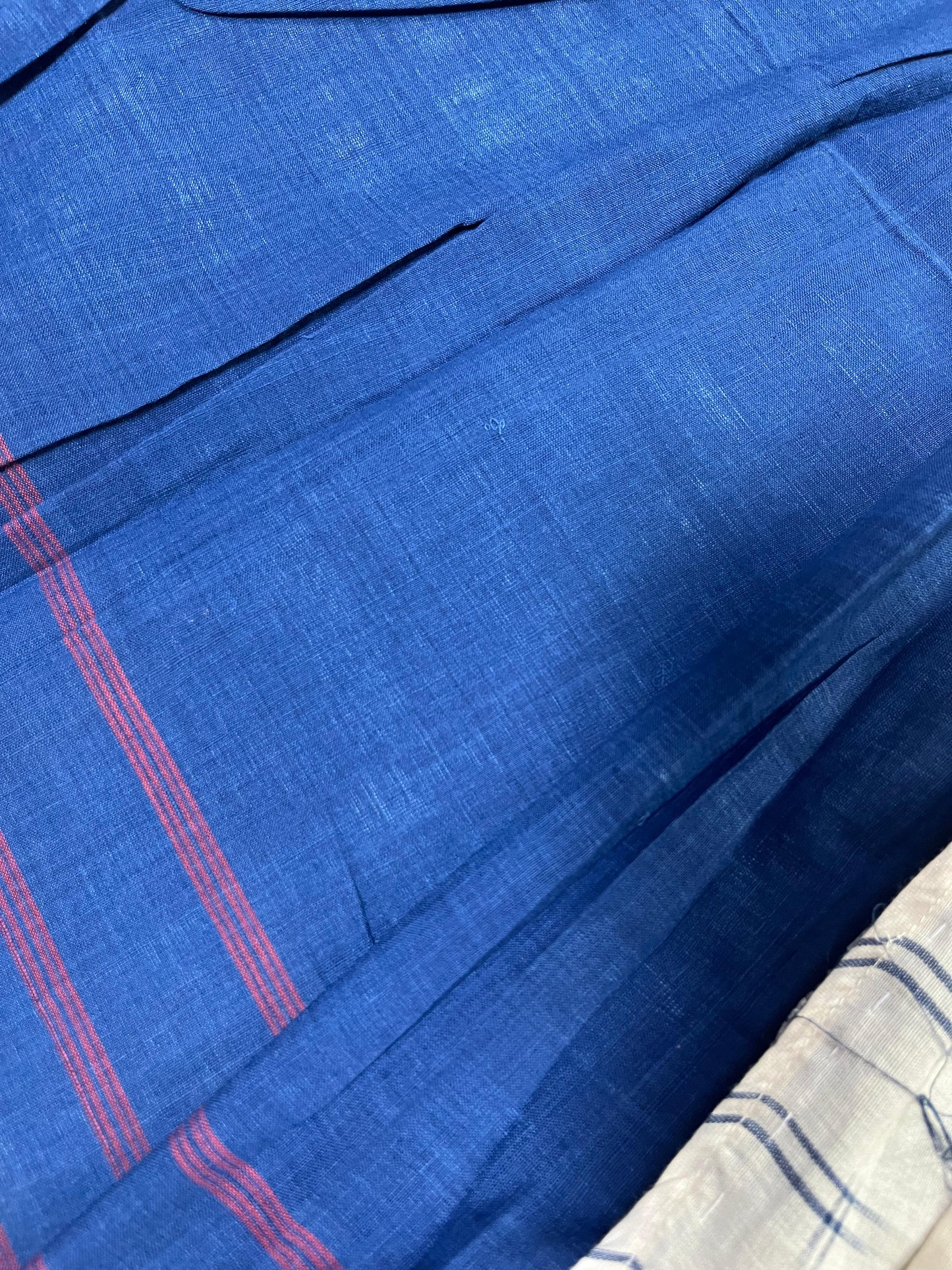 WHITE PURE HANDLOOM COTTON IKKAT SAREE