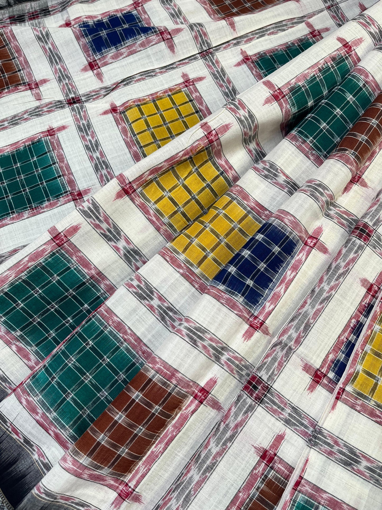 WHITE PURE HANDLOOM COTTON IKKAT SAREE