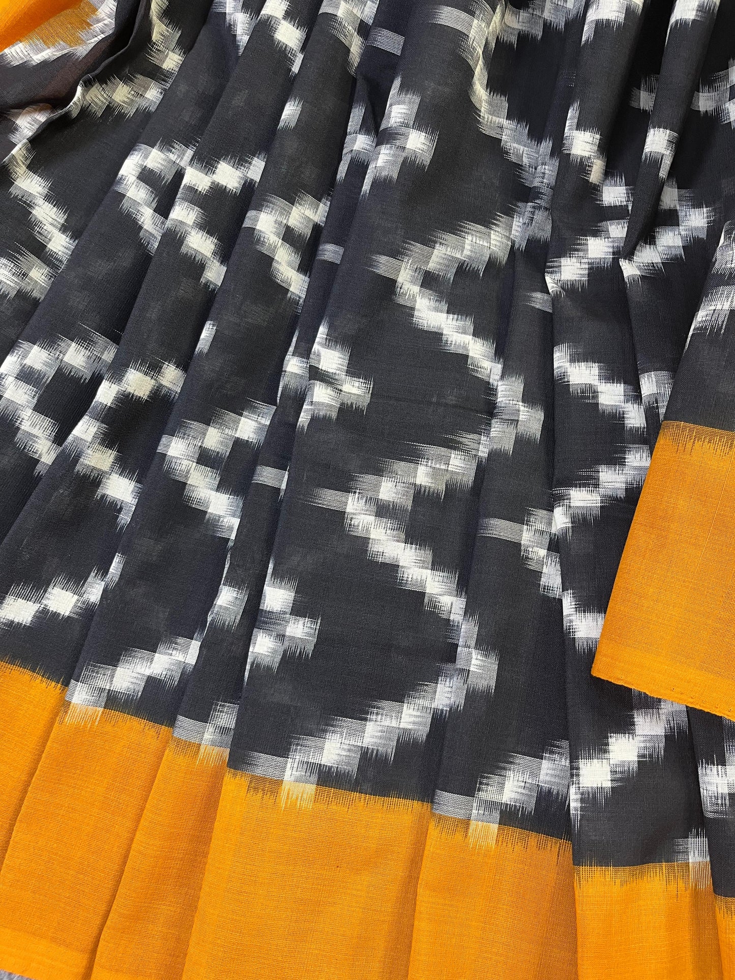 BLACK PURE HANDLOOM COTTON IKKAT SAREE