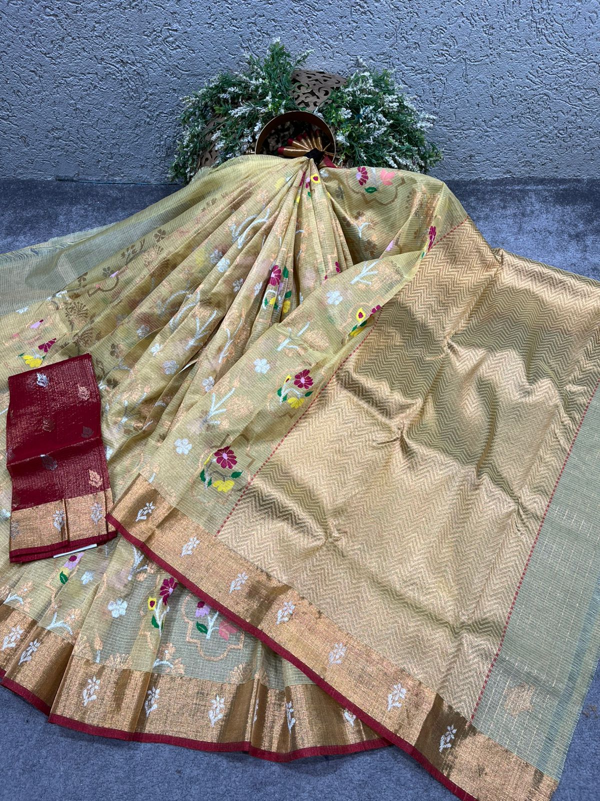 GOLDEN BEIGE PURE HANDLOOM KOTA DORIA SAREE