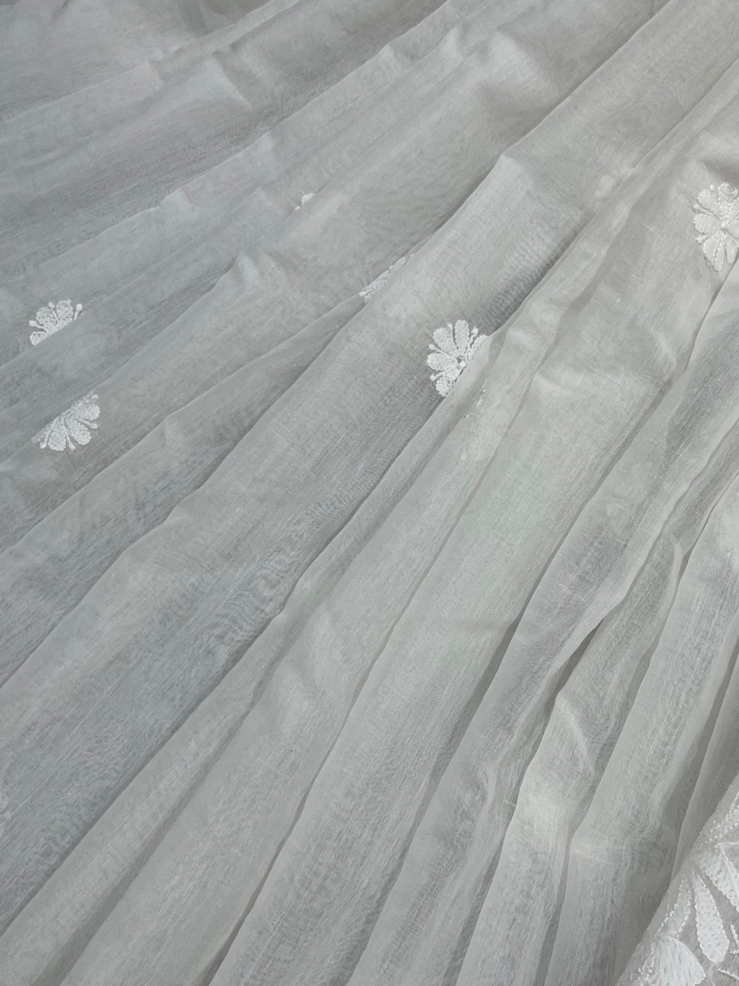 WHITE DYEABLE PURE HANDLOOM  LUCKNOWI EMBROIDERY SAREE