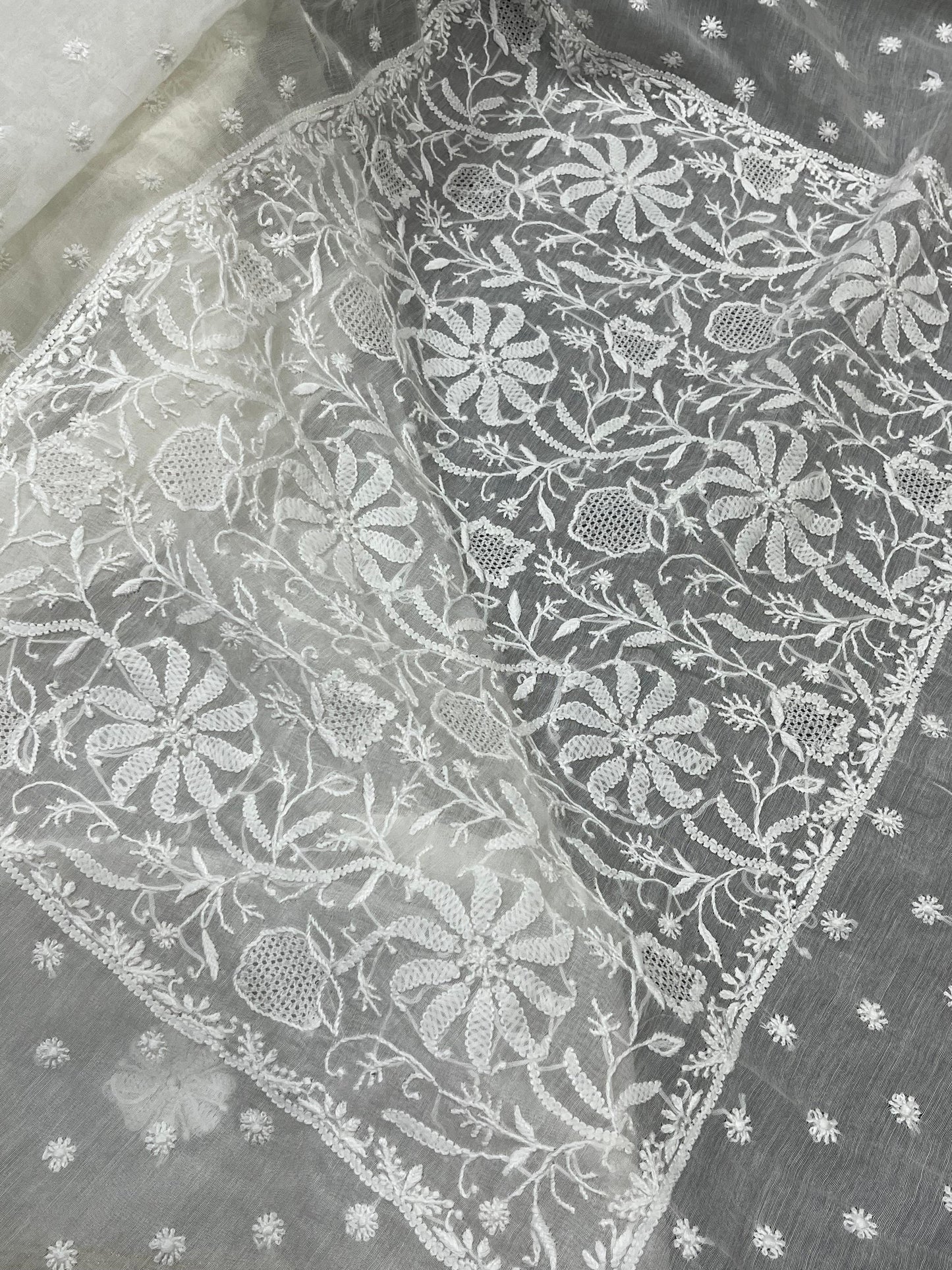 WHITE DYEABLE PURE HANDLOOM  LUCKNOWI EMBROIDERY SAREE