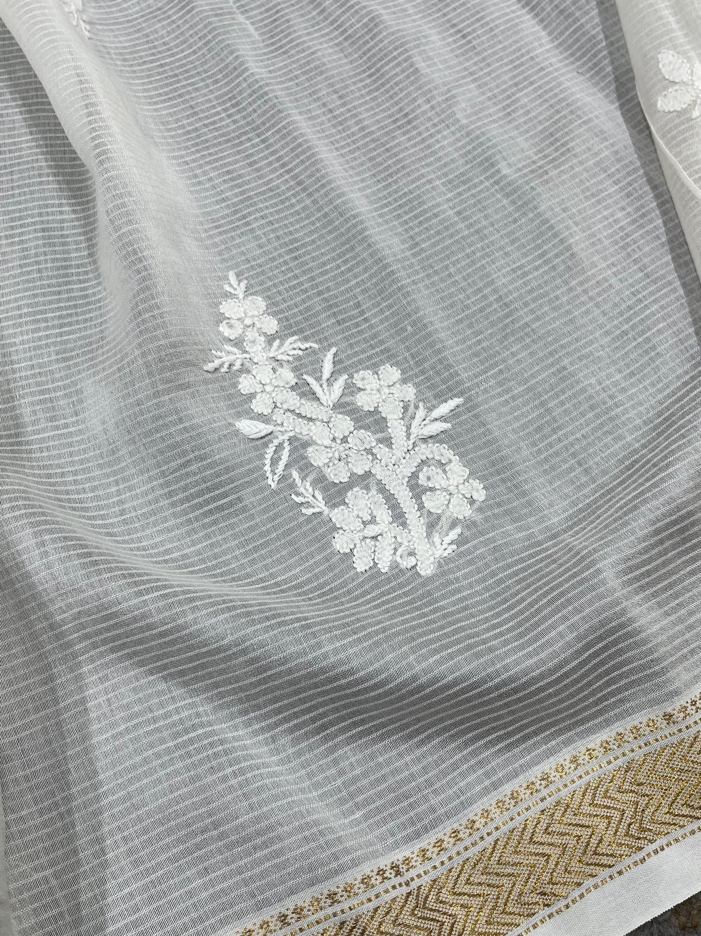 WHITE DYEABLE PURE HANDLOOM  LUCKNOWI EMBROIDERY SAREE