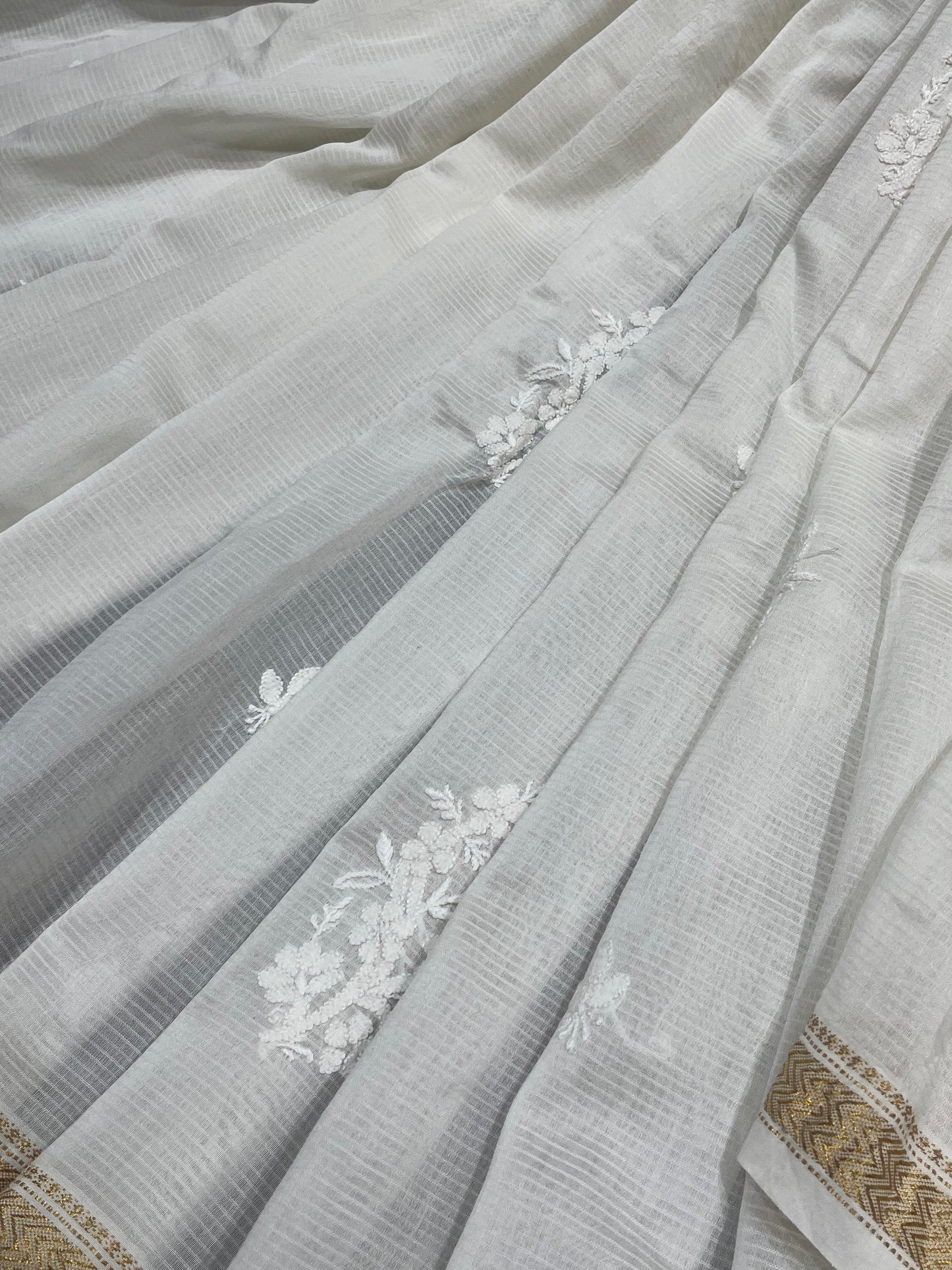 WHITE DYEABLE PURE HANDLOOM  LUCKNOWI EMBROIDERY SAREE