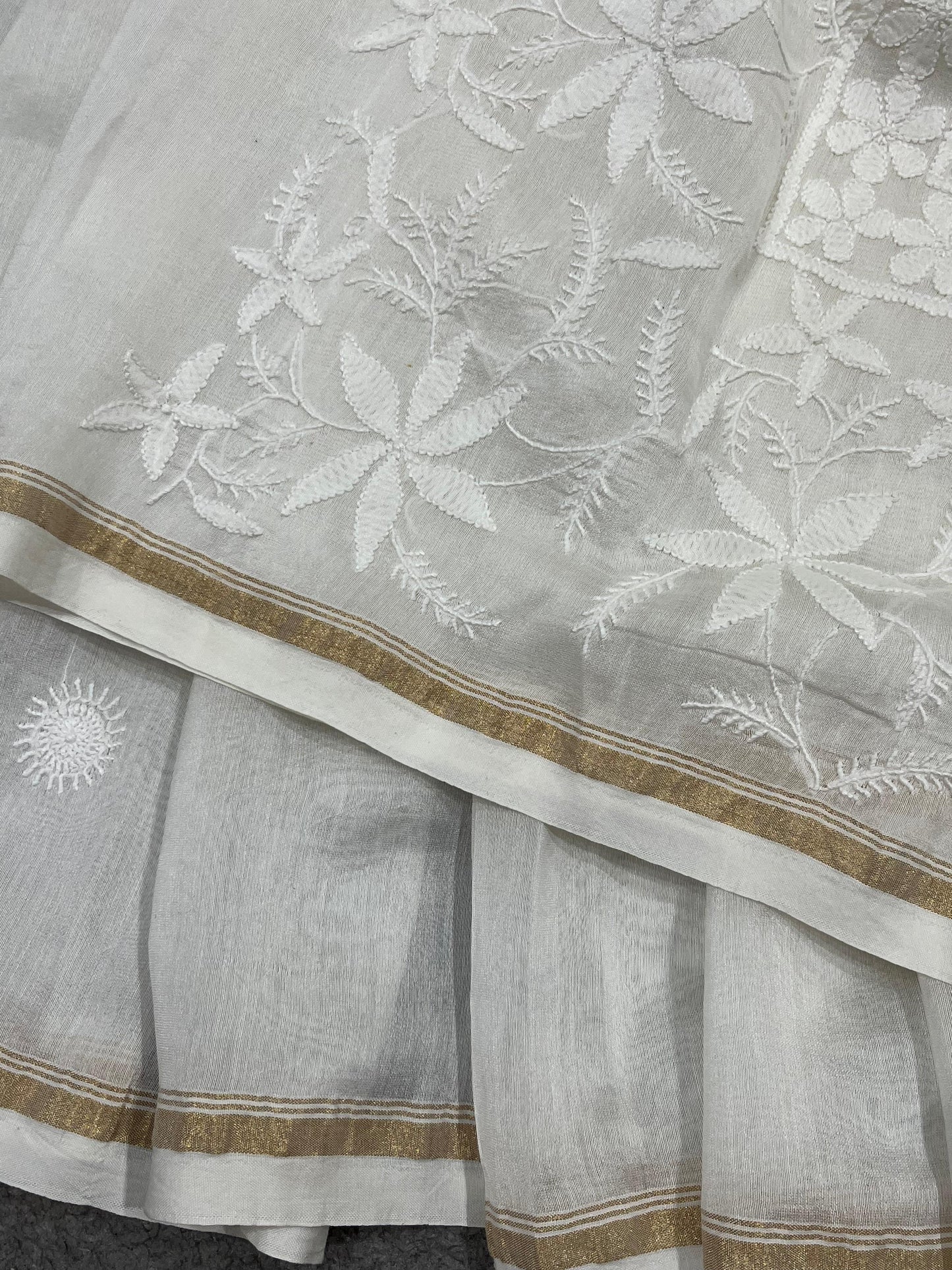 WHITE DYEABLE PURE HANDLOOM  LUCKNOWI EMBROIDERY SAREE