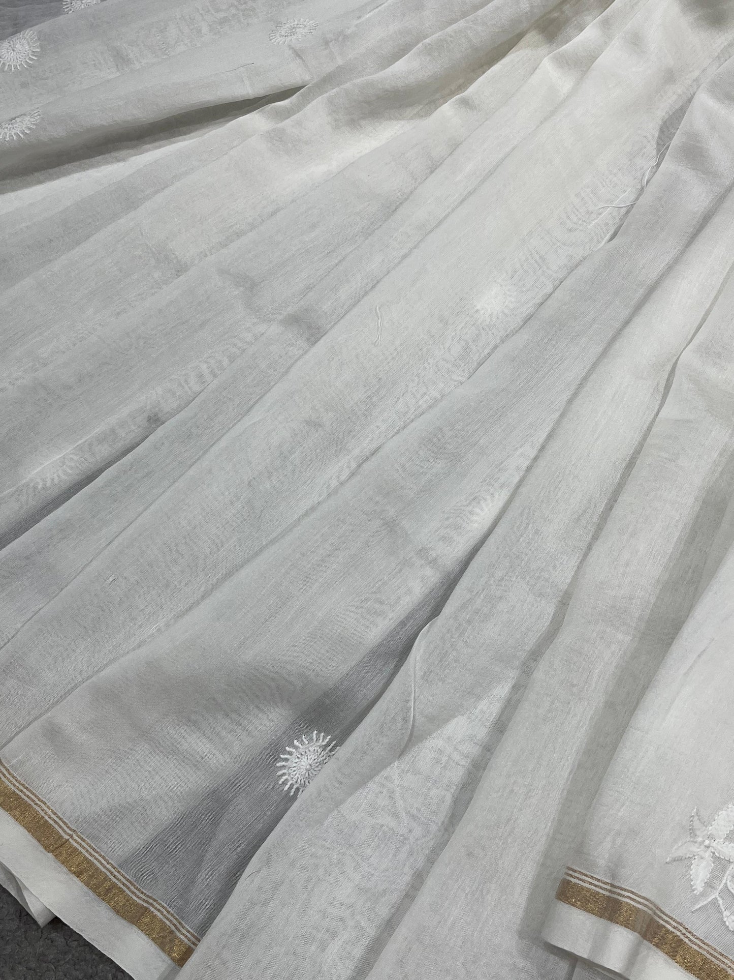 WHITE DYEABLE PURE HANDLOOM  LUCKNOWI EMBROIDERY SAREE