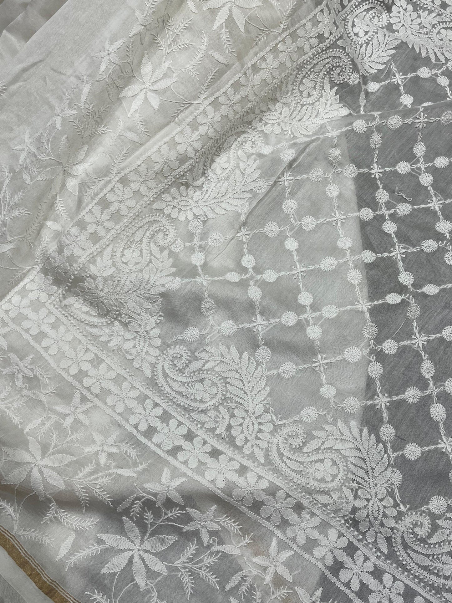WHITE DYEABLE PURE HANDLOOM  LUCKNOWI EMBROIDERY SAREE