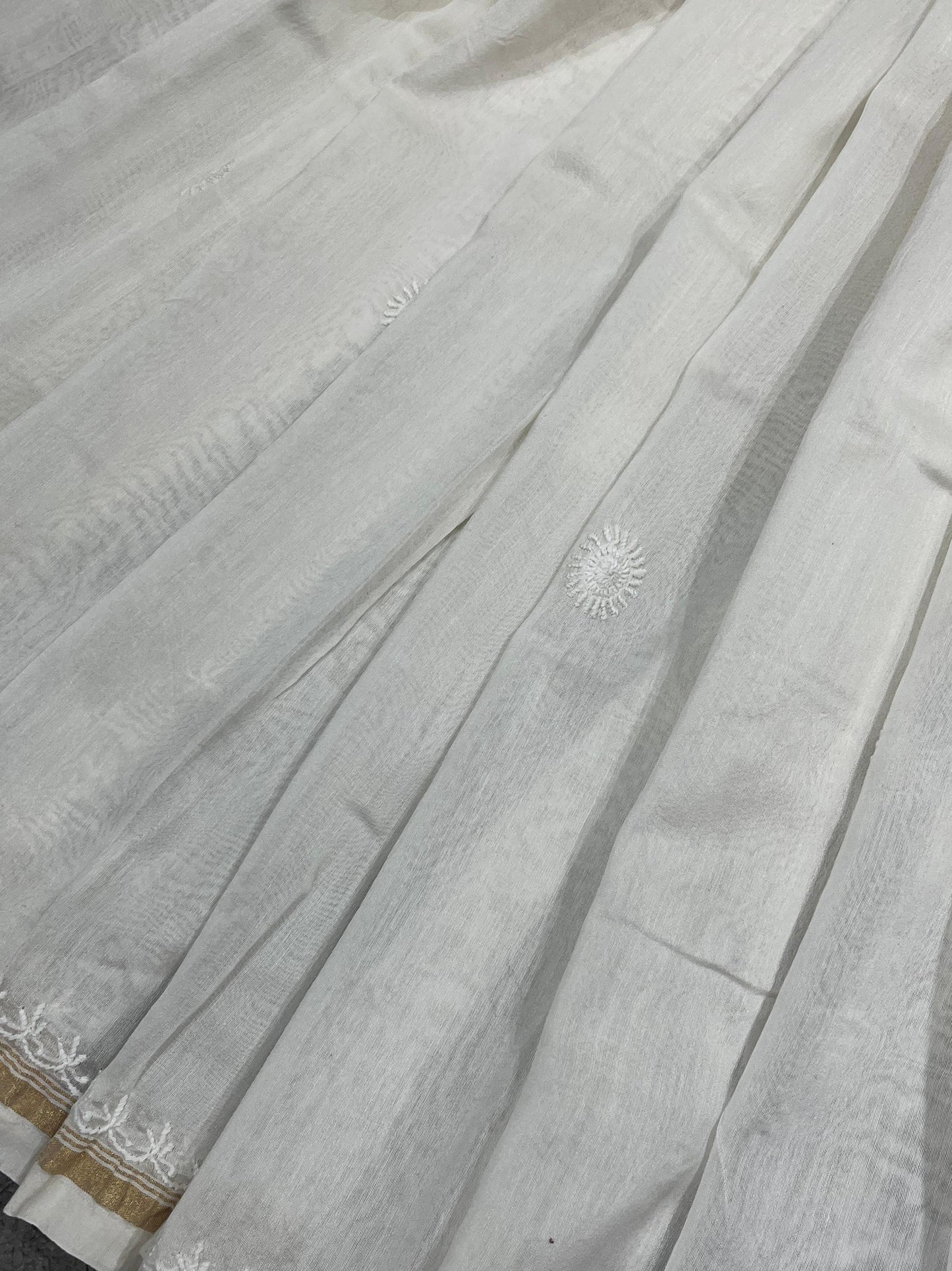 WHITE DYEABLE PURE HANDLOOM  LUCKNOWI EMBROIDERY SAREE