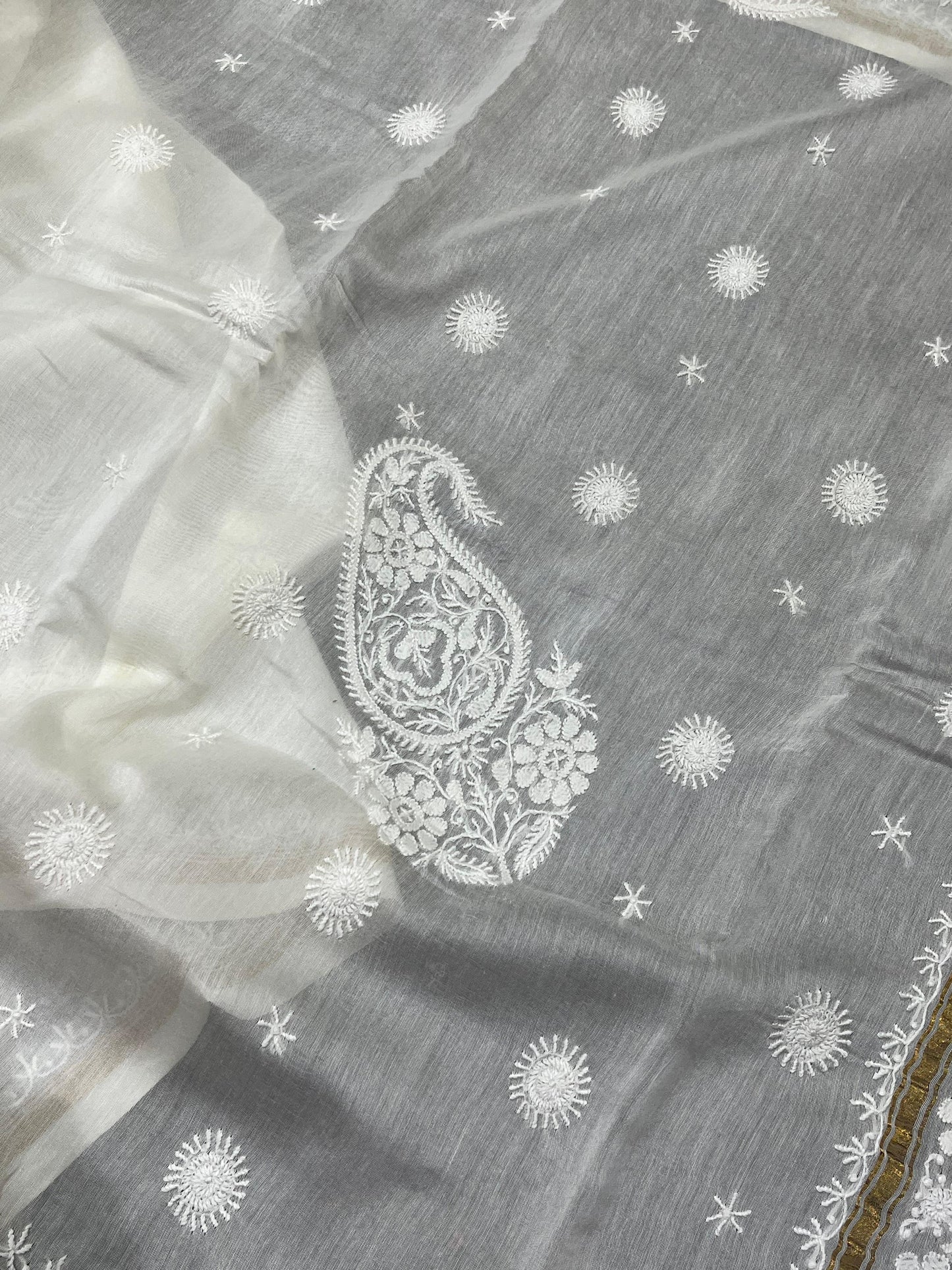WHITE DYEABLE PURE HANDLOOM  LUCKNOWI EMBROIDERY SAREE
