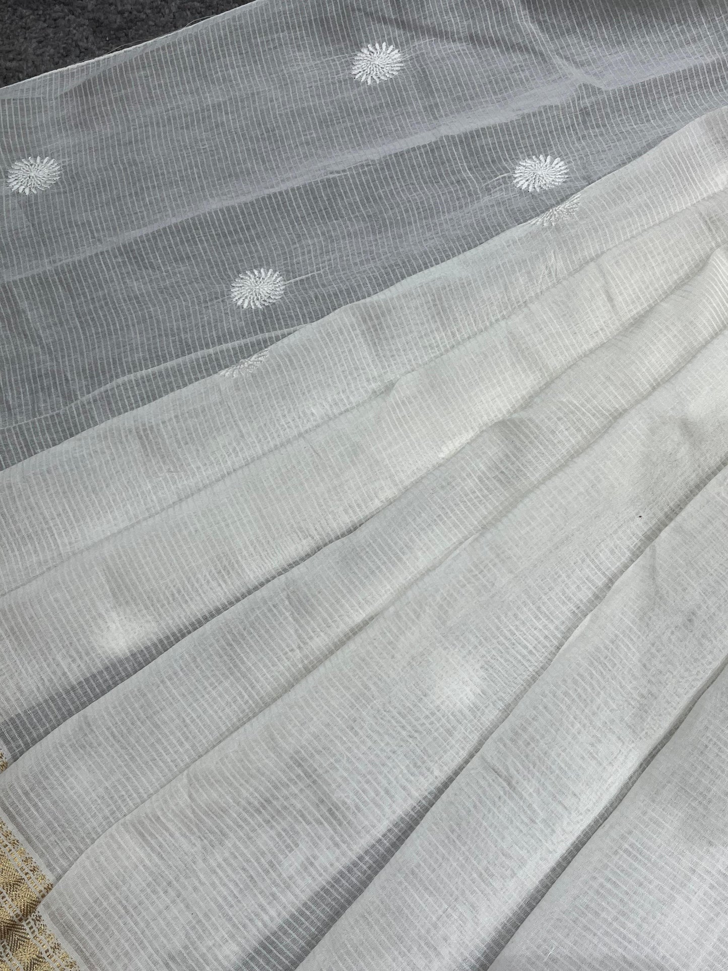 WHITE DYEABLE PURE HANDLOOM  LUCKNOWI EMBROIDERY SAREE