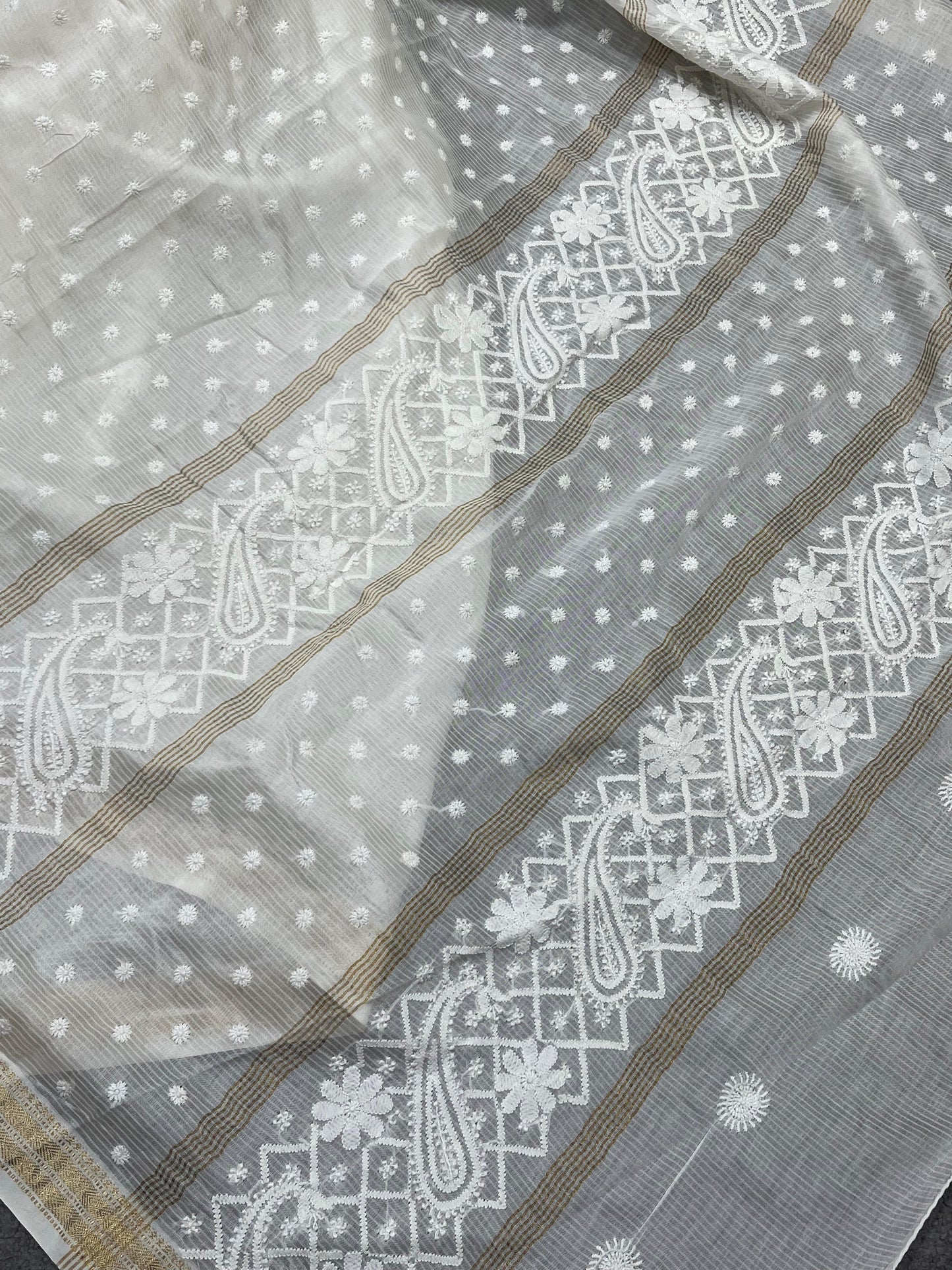 WHITE DYEABLE PURE HANDLOOM  LUCKNOWI EMBROIDERY SAREE