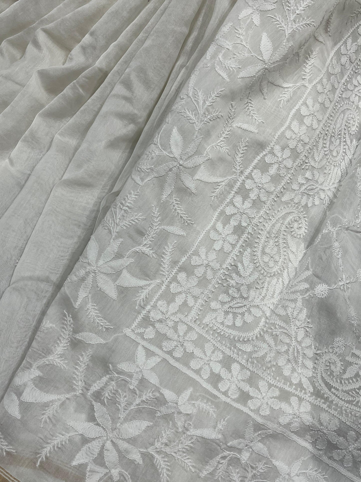 WHITE DYEABLE PURE HANDLOOM  LUCKNOWI EMBROIDERY SAREE