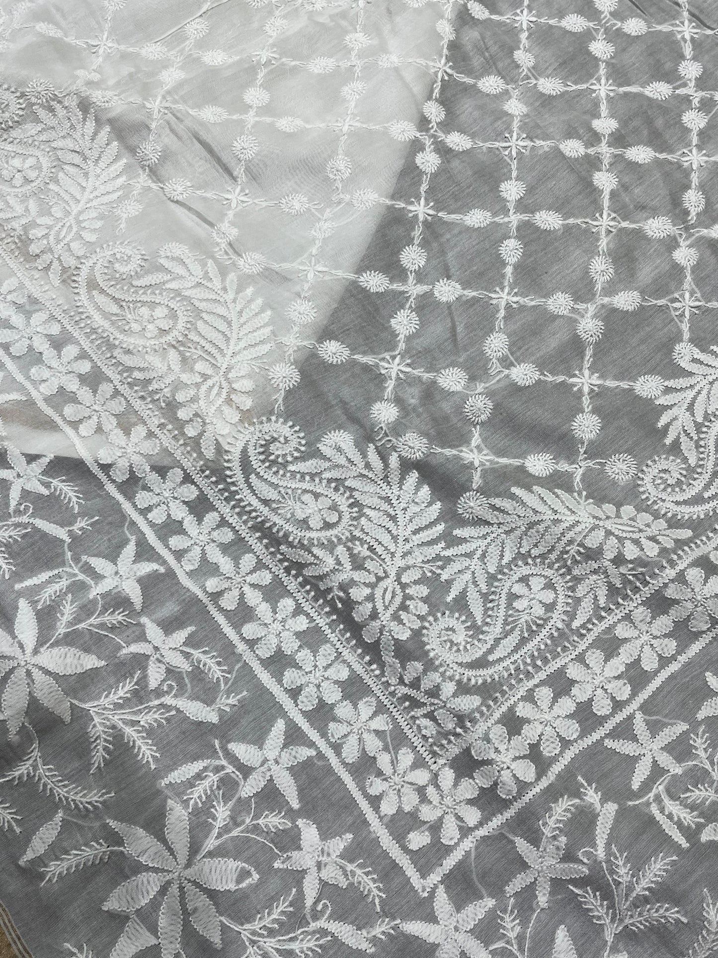 WHITE DYEABLE PURE HANDLOOM  LUCKNOWI EMBROIDERY SAREE