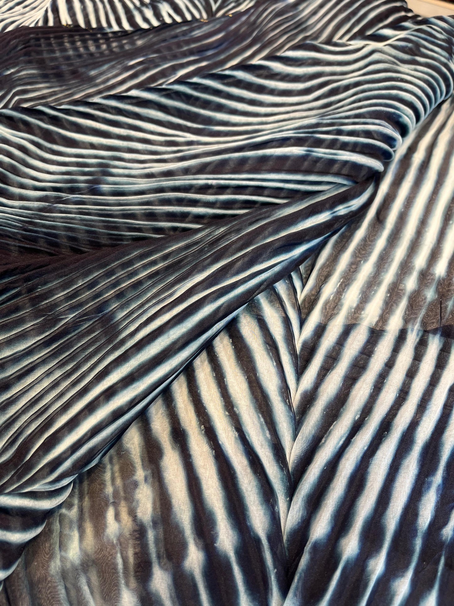 BLACK AND WHITE ORGANZA PURE HANDLOOM LEHERIYA SAREE